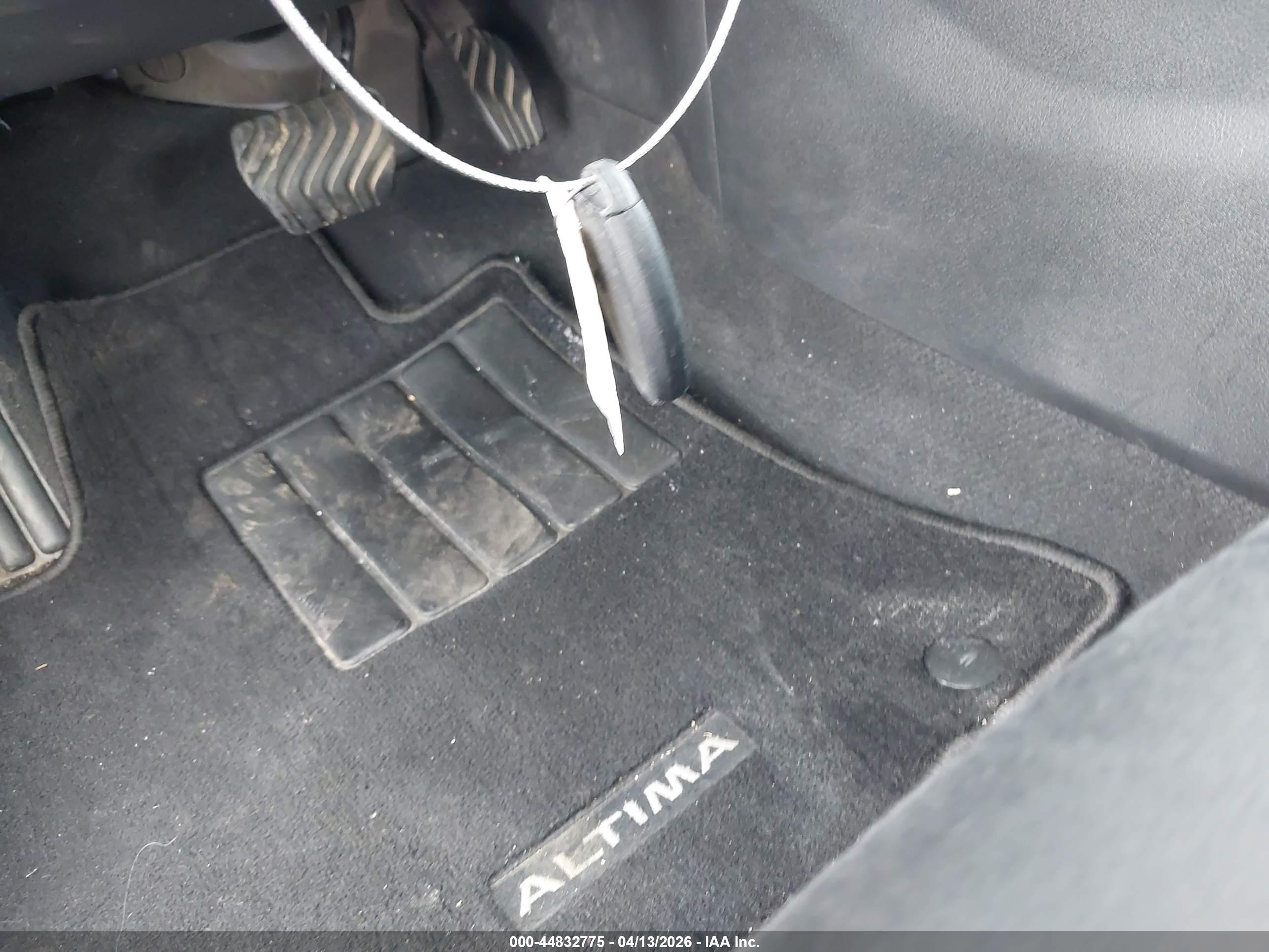 NISSAN ALTIMA image 11