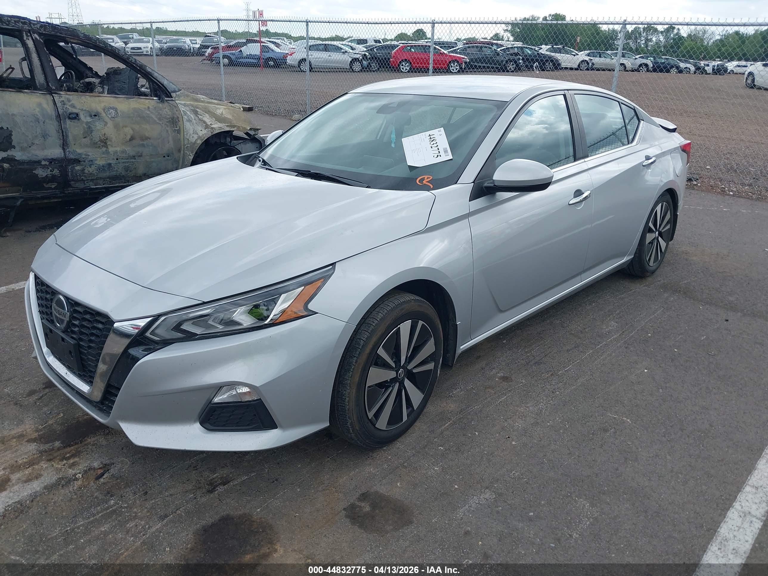NISSAN ALTIMA image 2