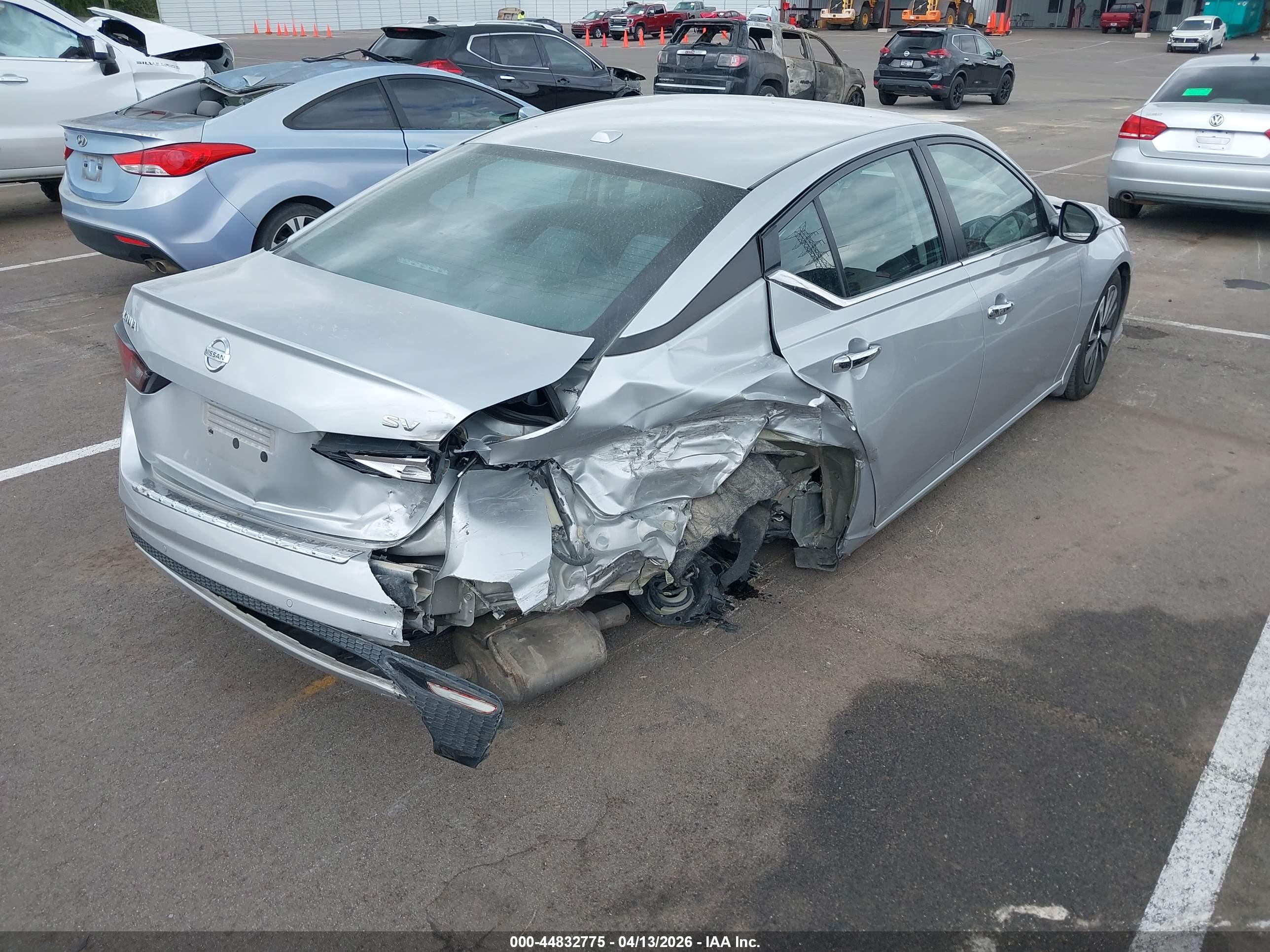 NISSAN ALTIMA image 4