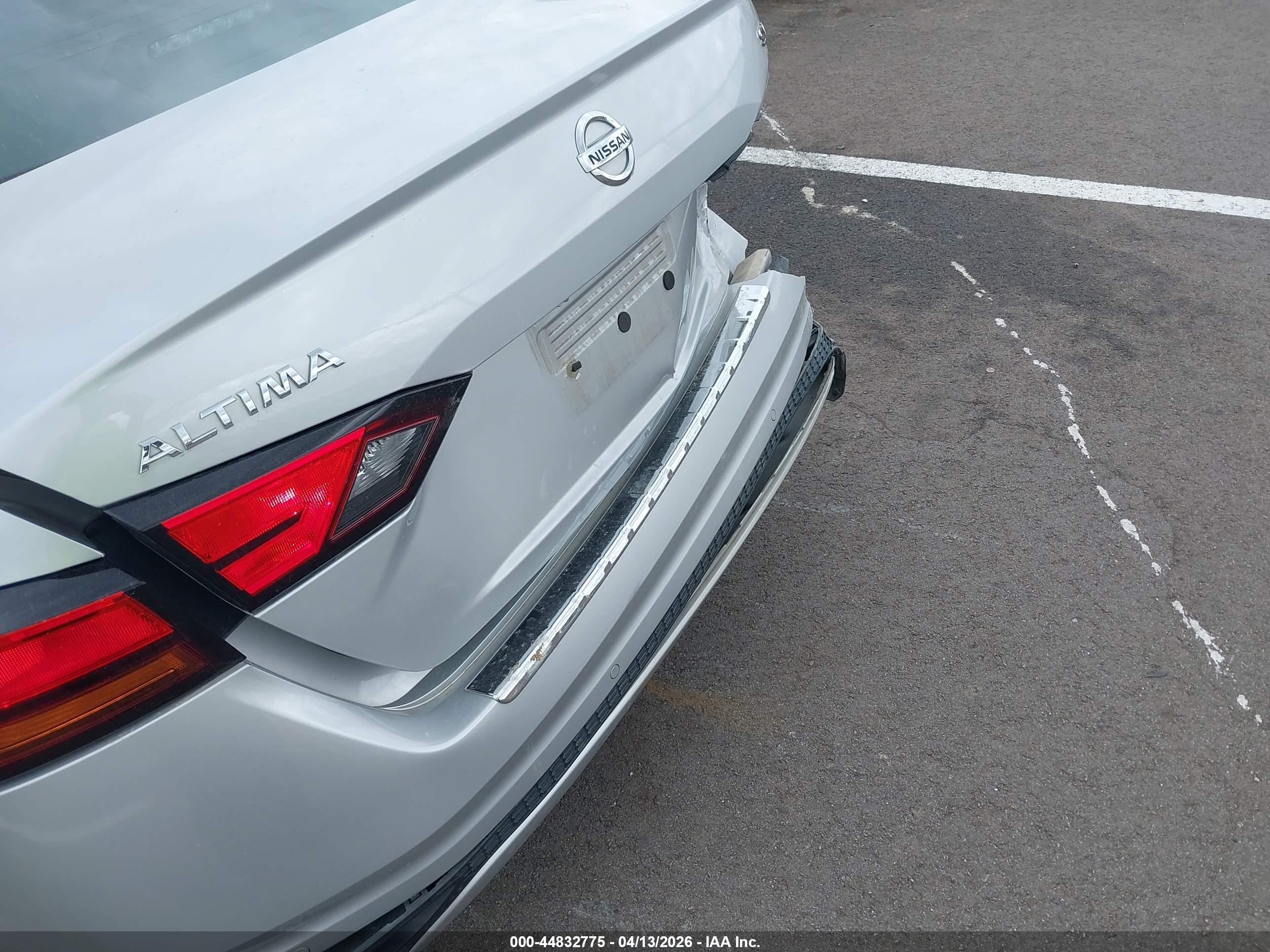 NISSAN ALTIMA image 6