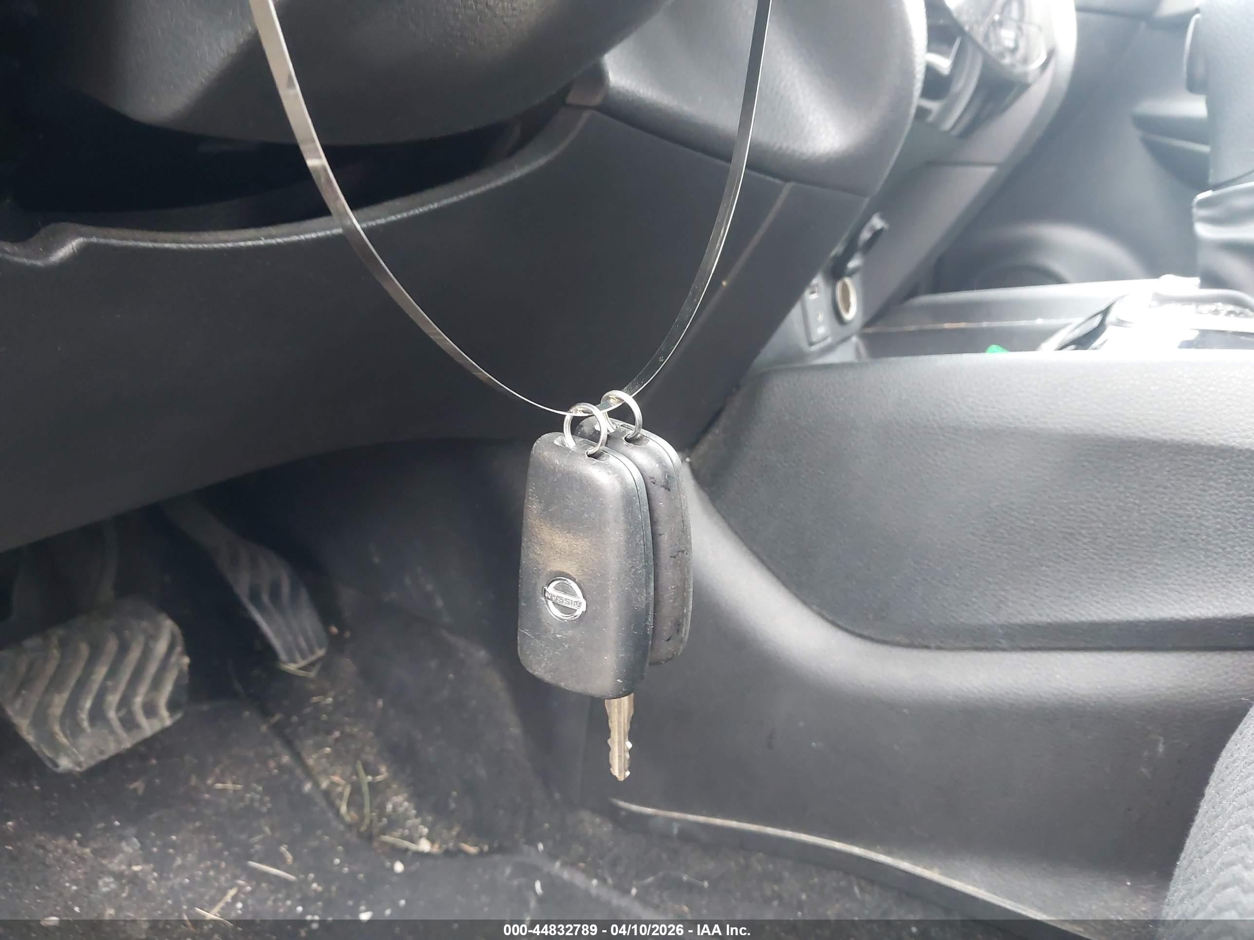 NISSAN ROGUE image 11