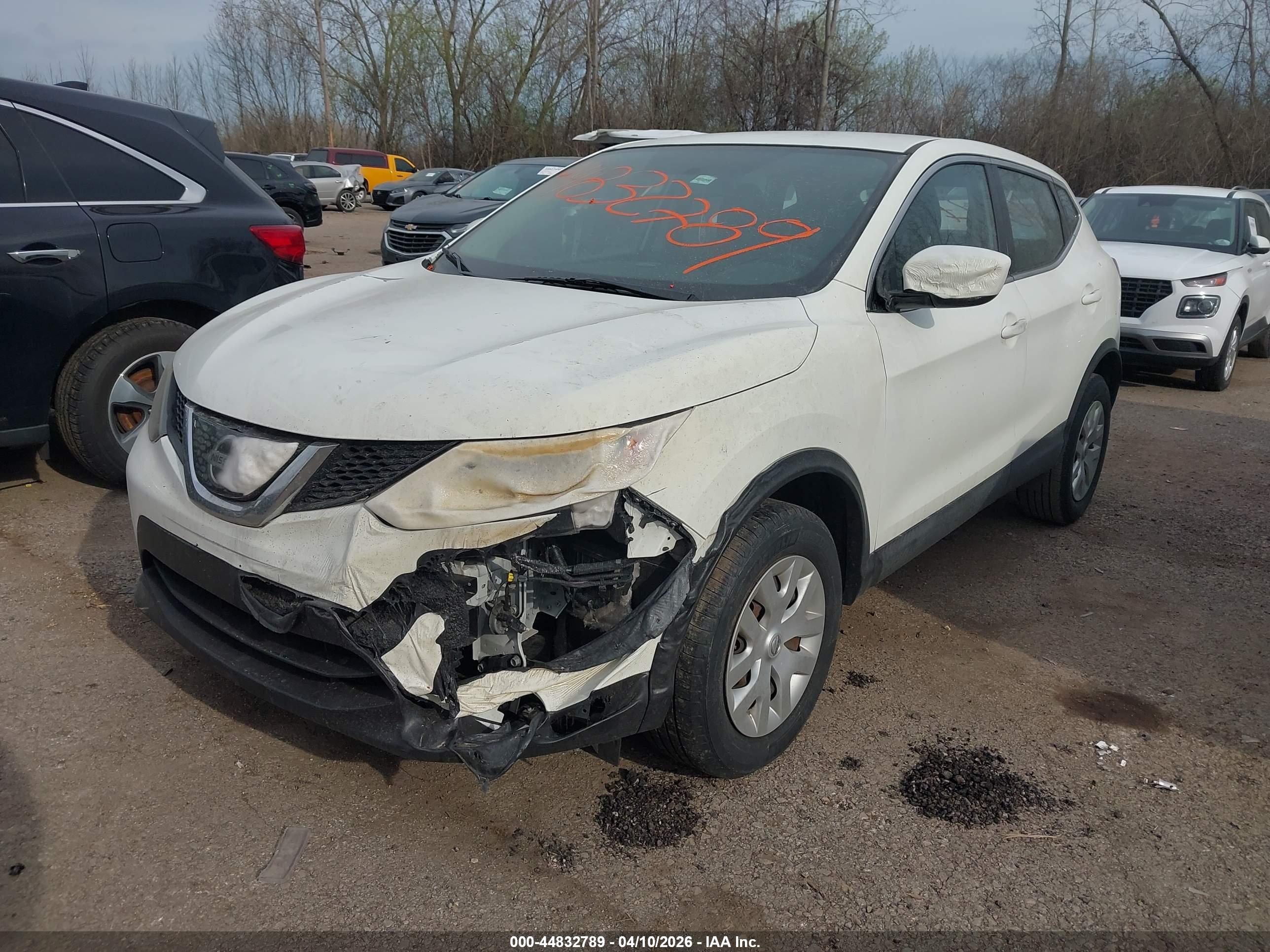 NISSAN ROGUE image 2