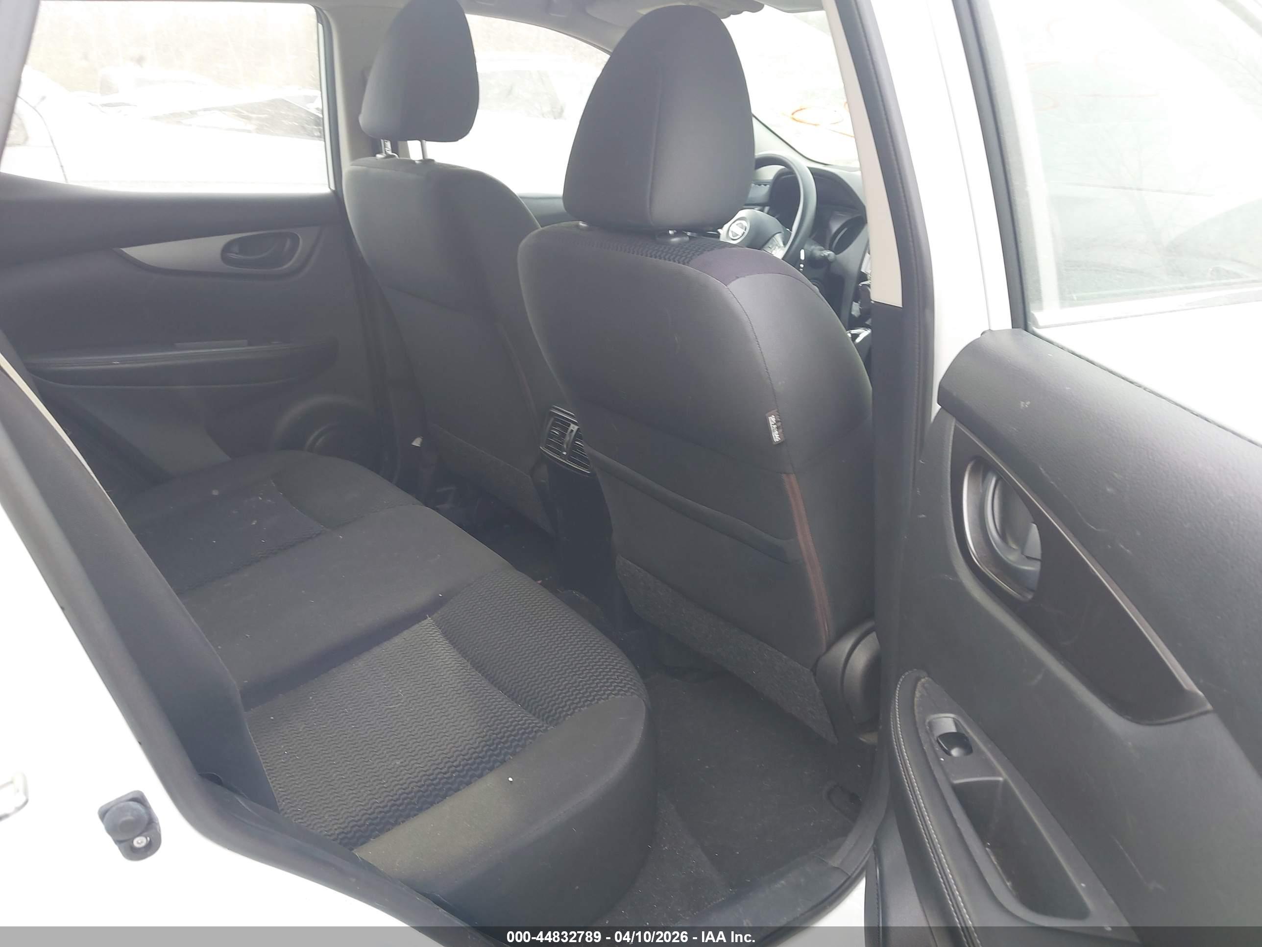 NISSAN ROGUE image 8