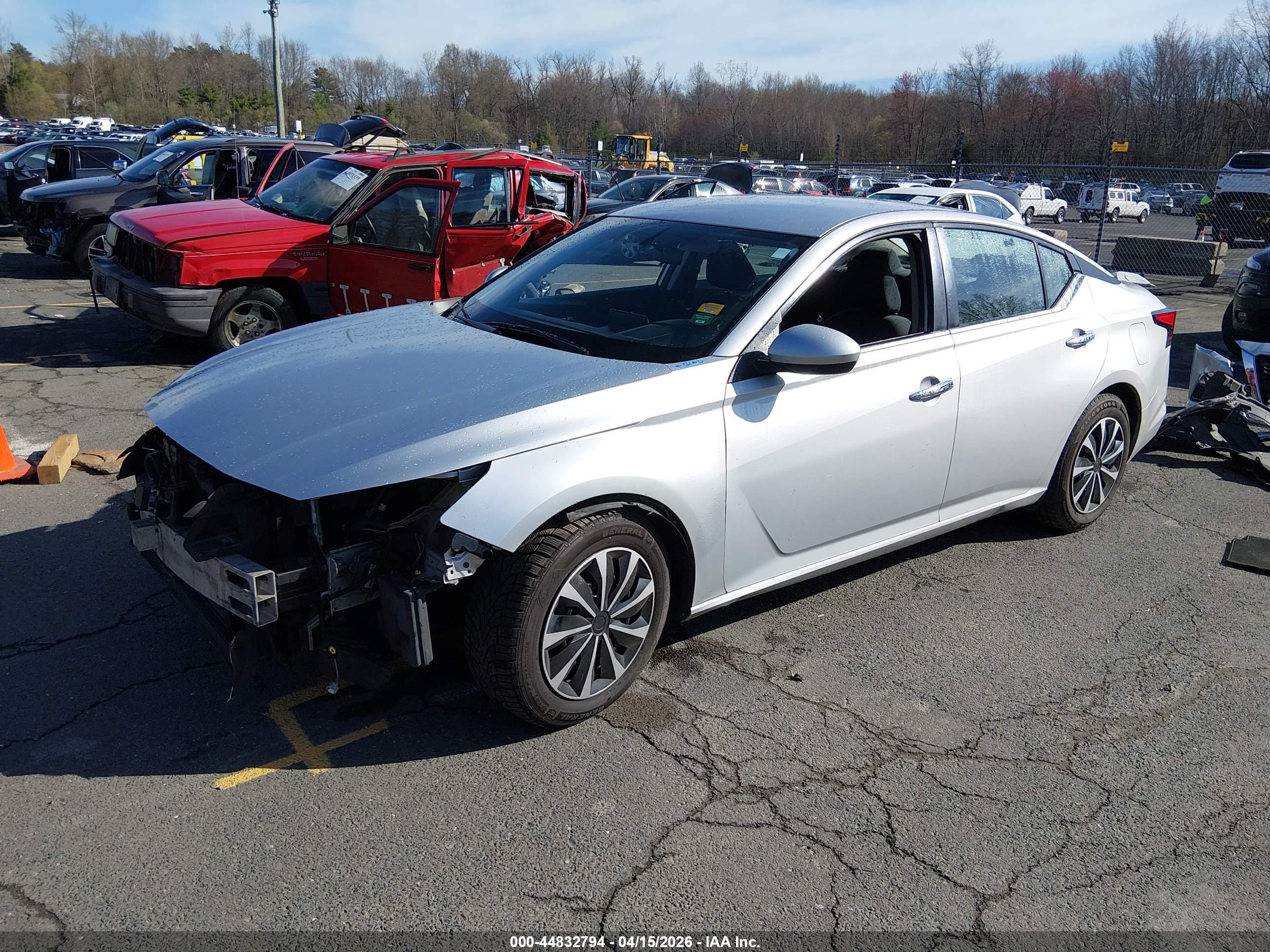NISSAN ALTIMA image 2