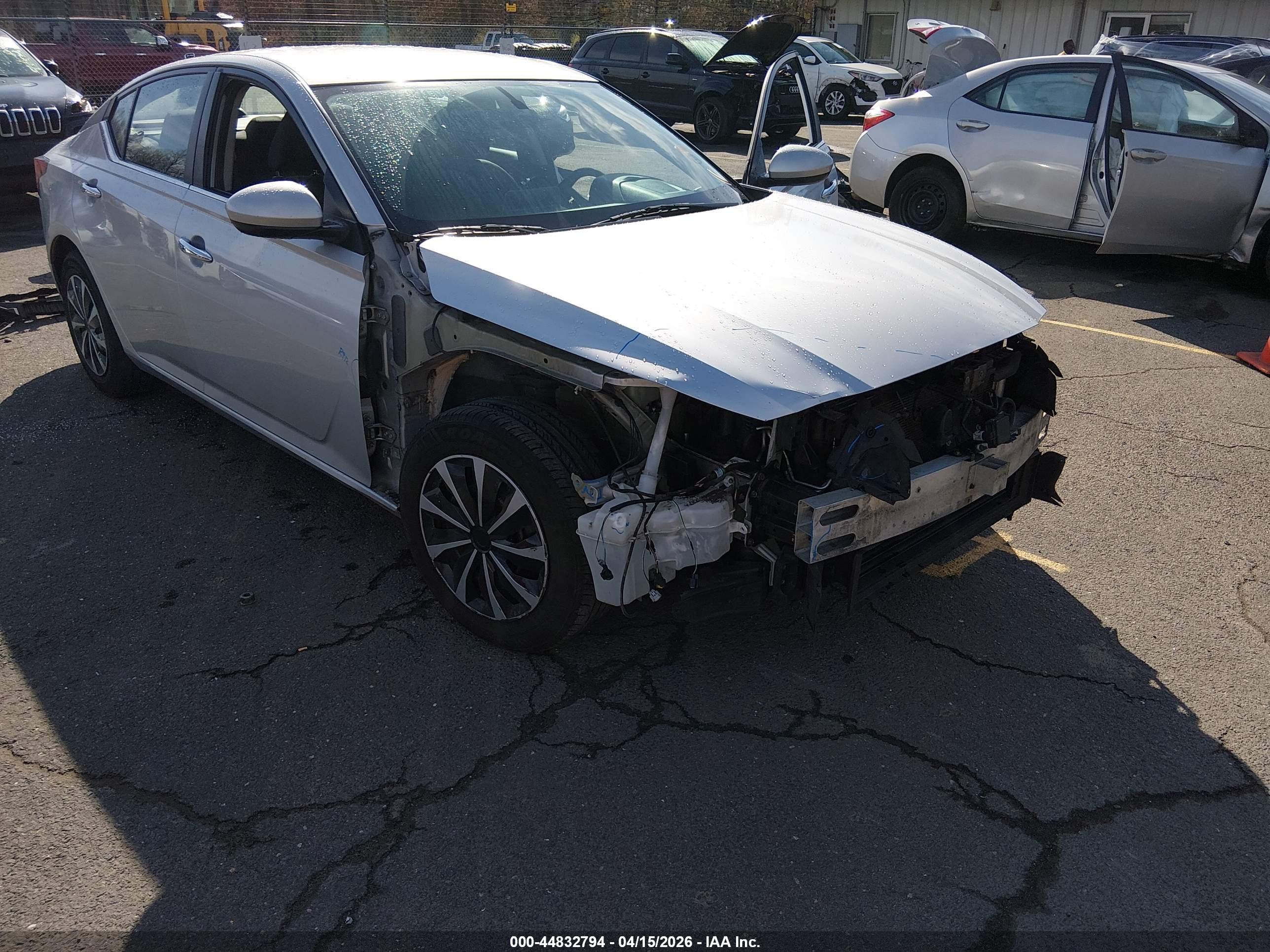 NISSAN ALTIMA image 6