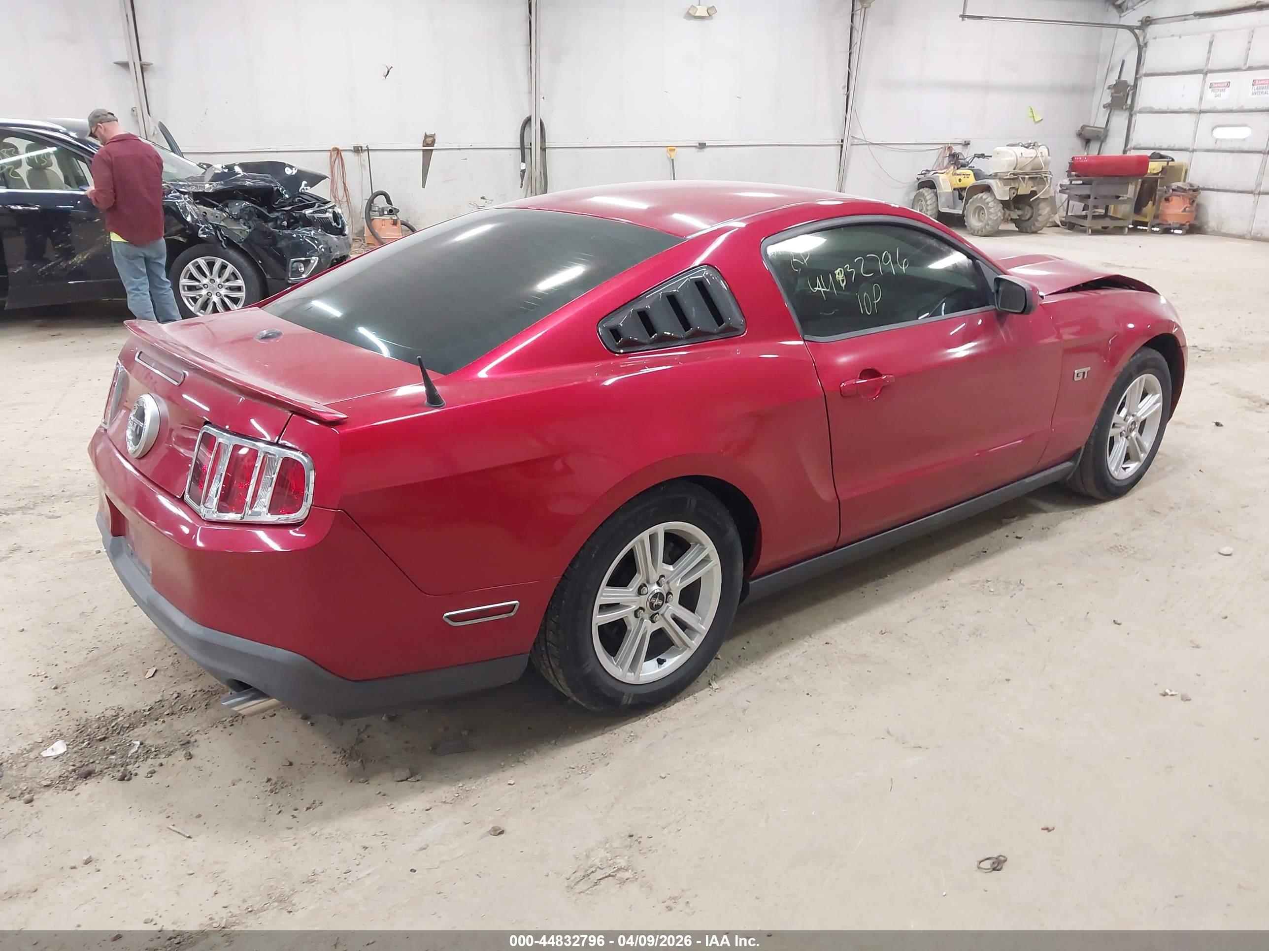 FORD MUSTANG image 4