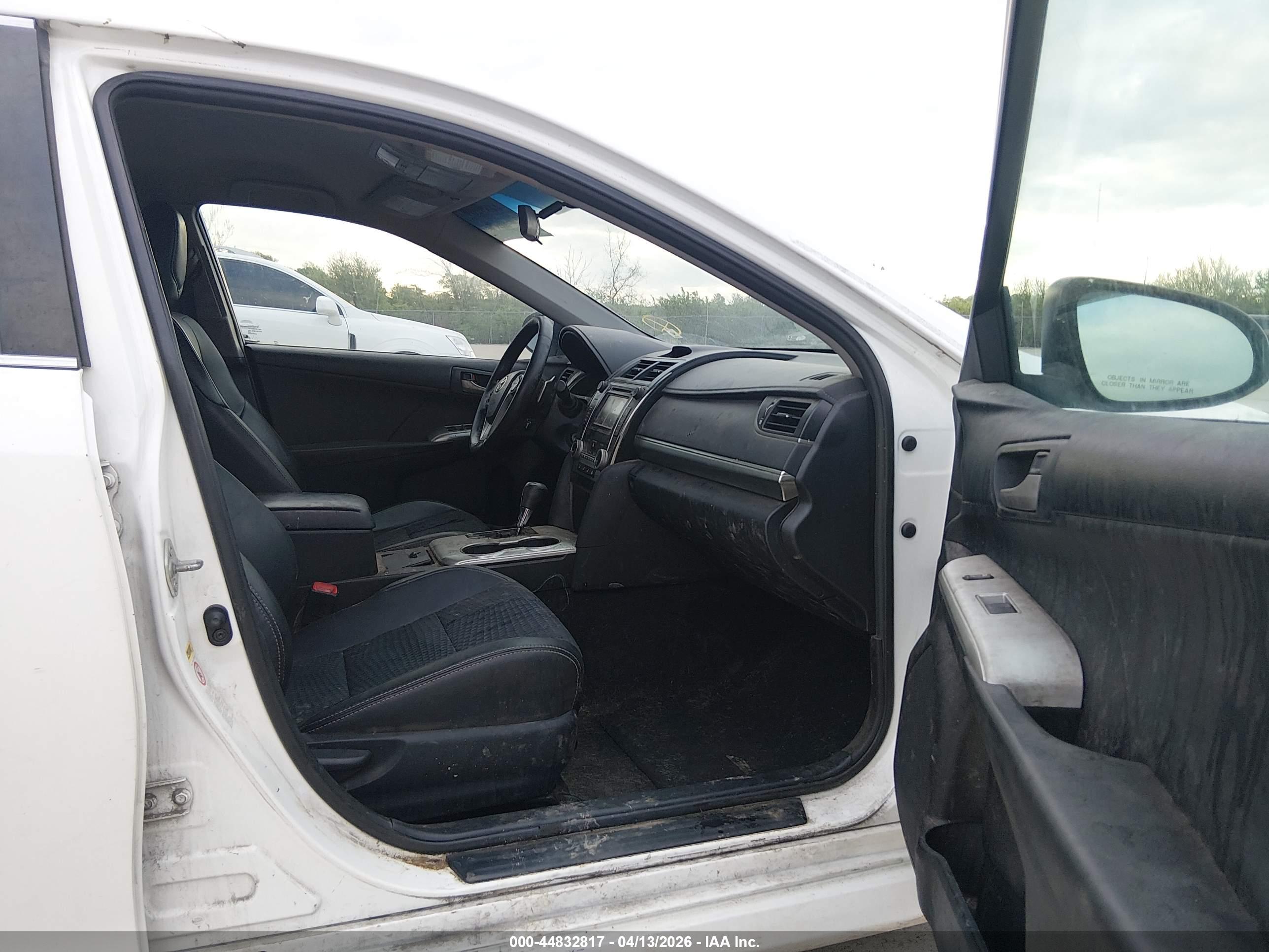 TOYOTA CAMRY image 5
