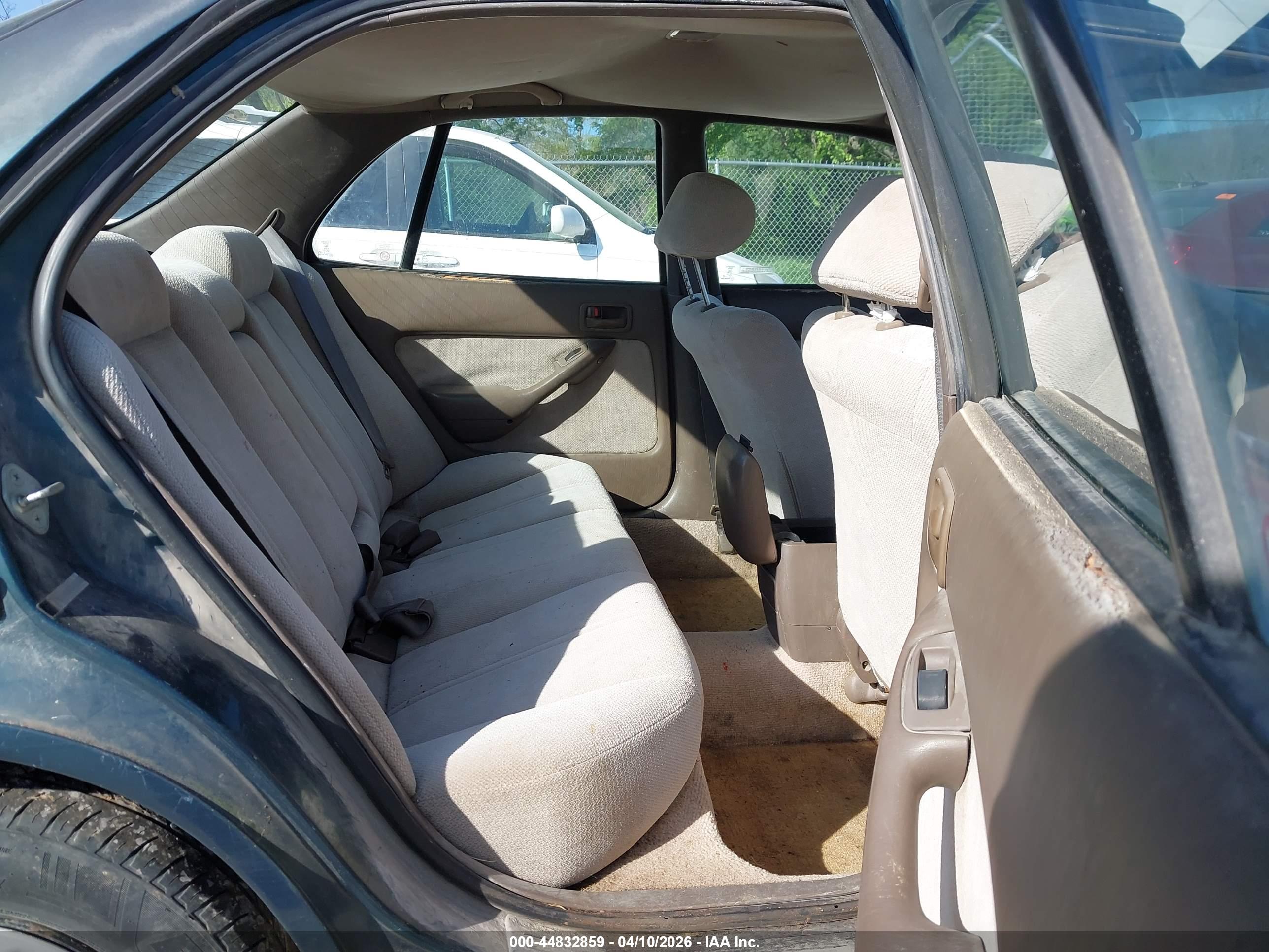 TOYOTA CAMRY image 8