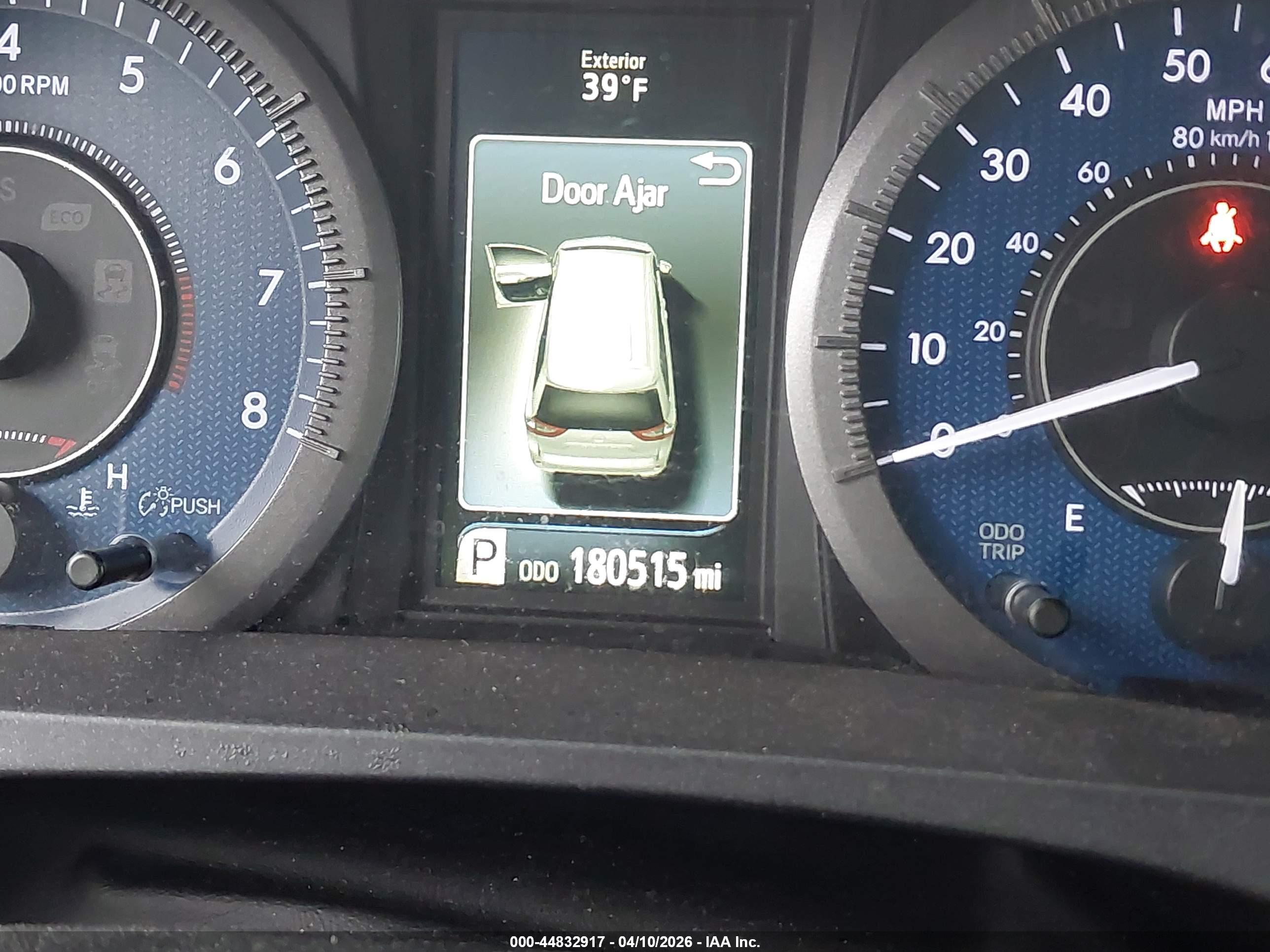 TOYOTA SIENNA image 7