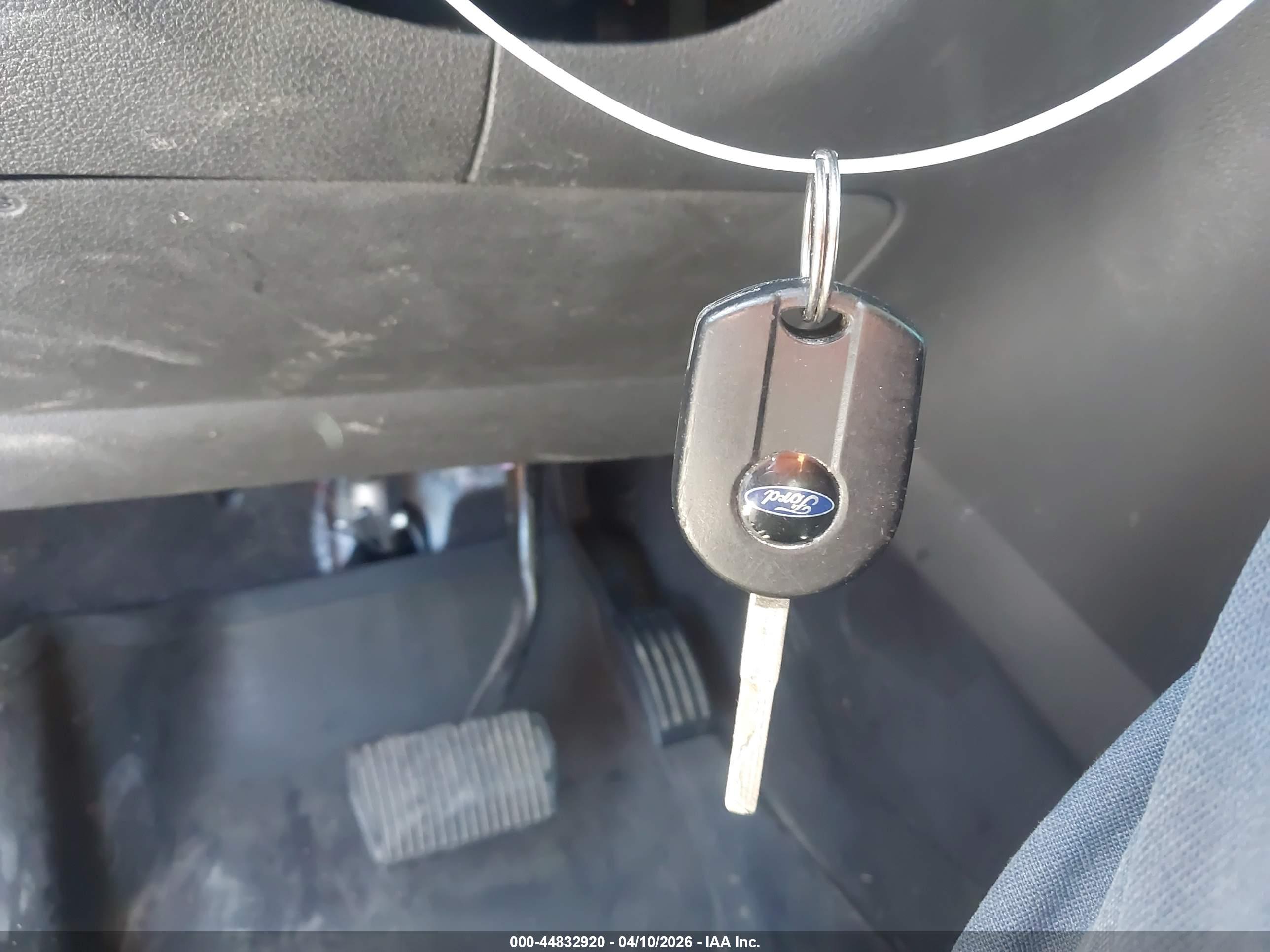 FORD ESCAPE image 11