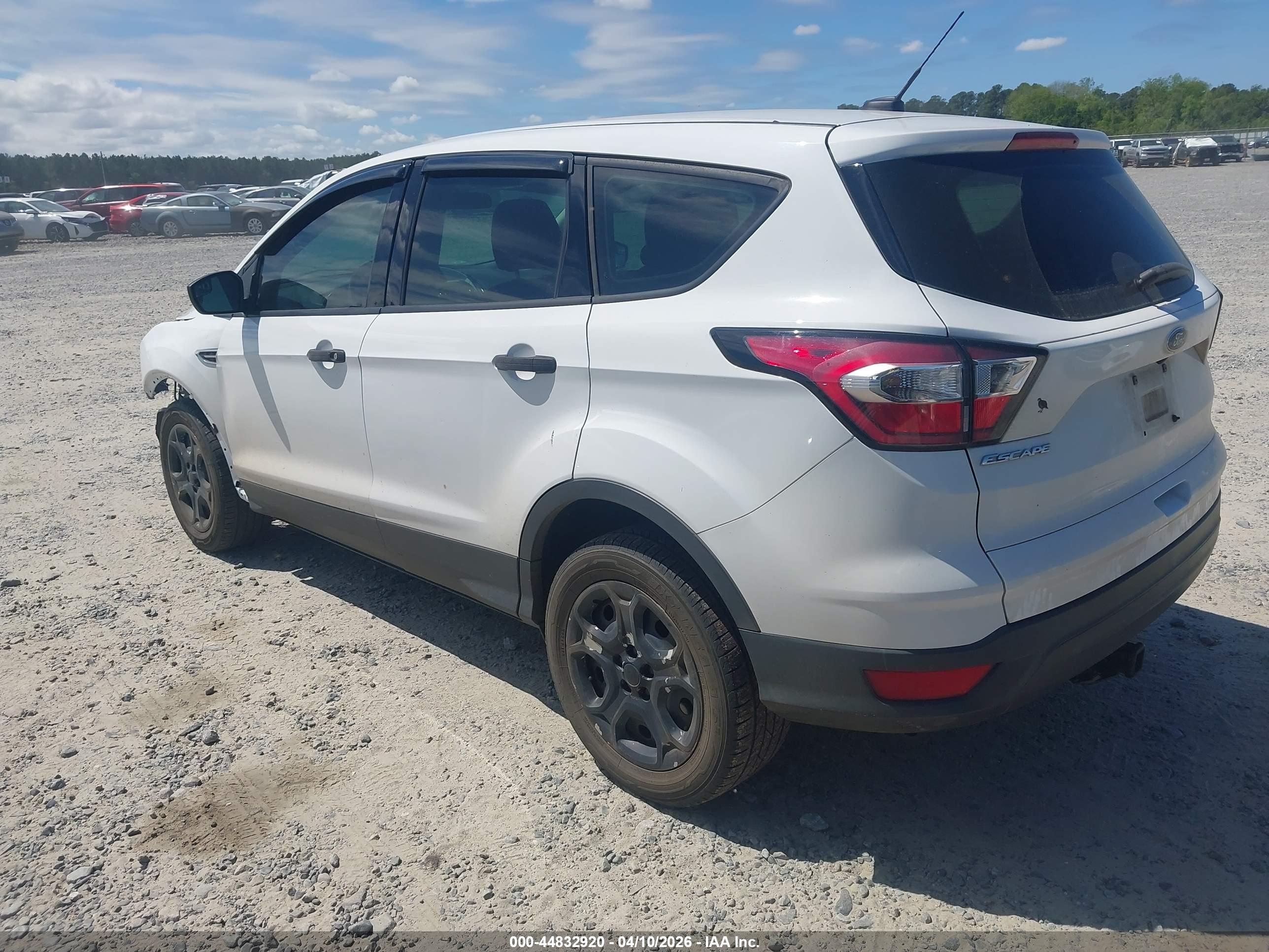 FORD ESCAPE image 3