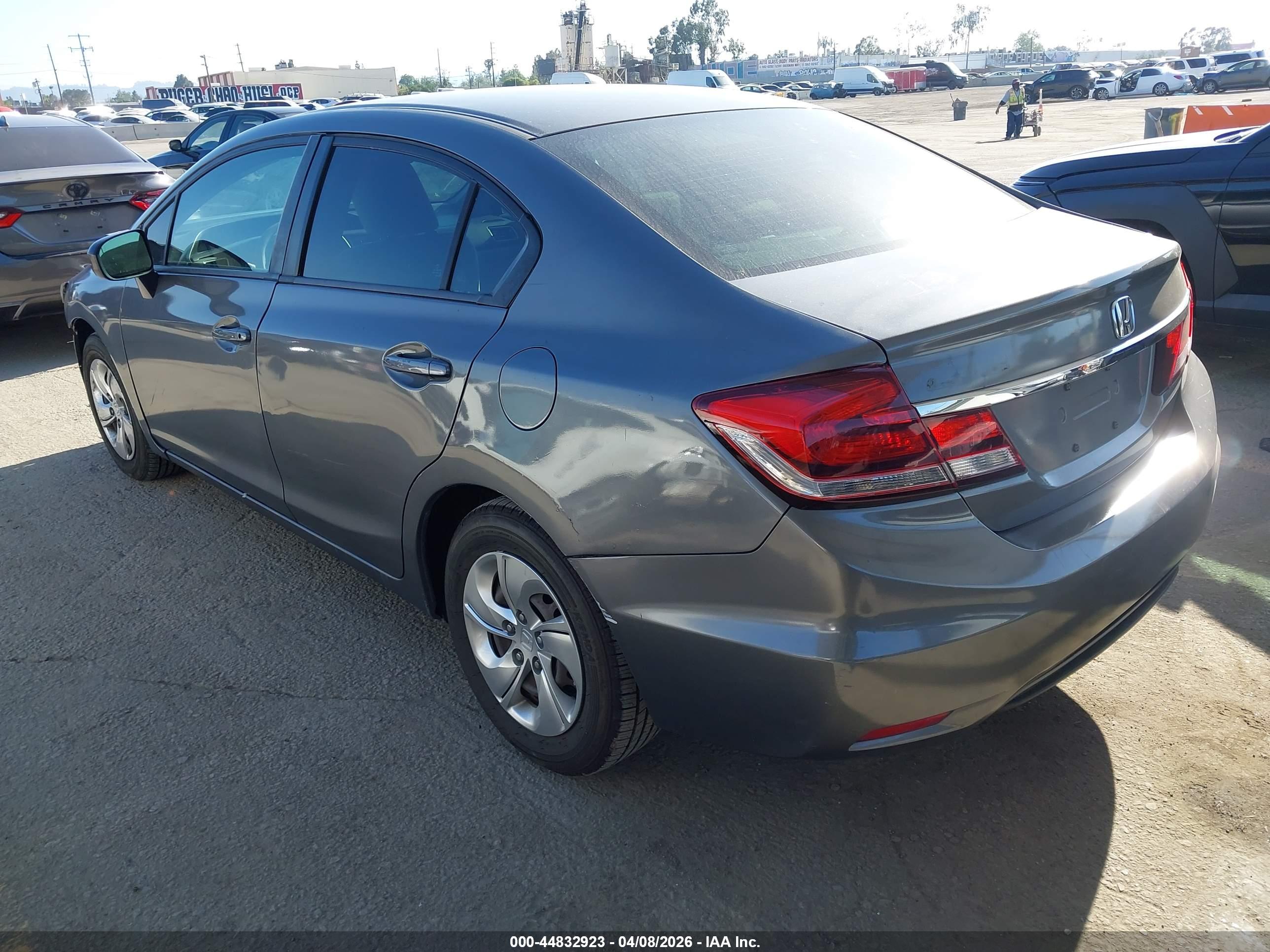 HONDA CIVIC image 3
