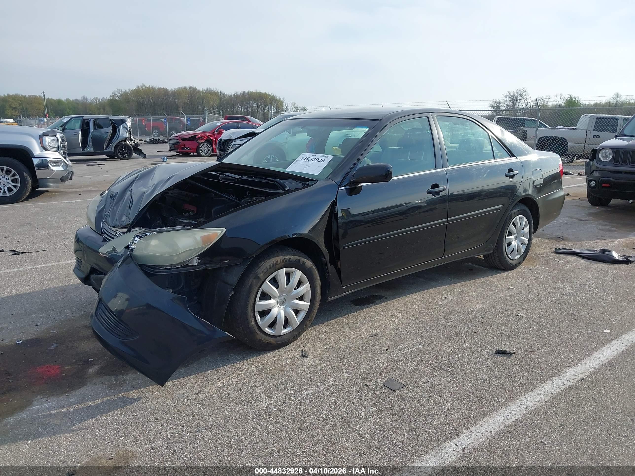 TOYOTA CAMRY image 2