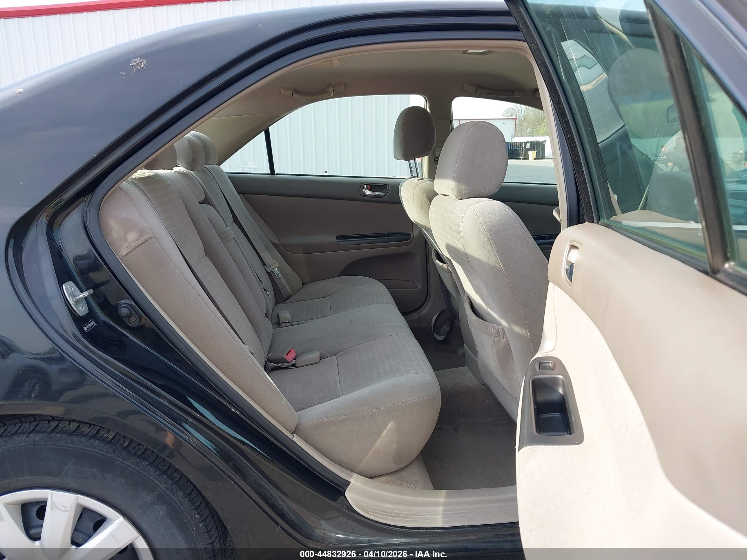 TOYOTA CAMRY image 8