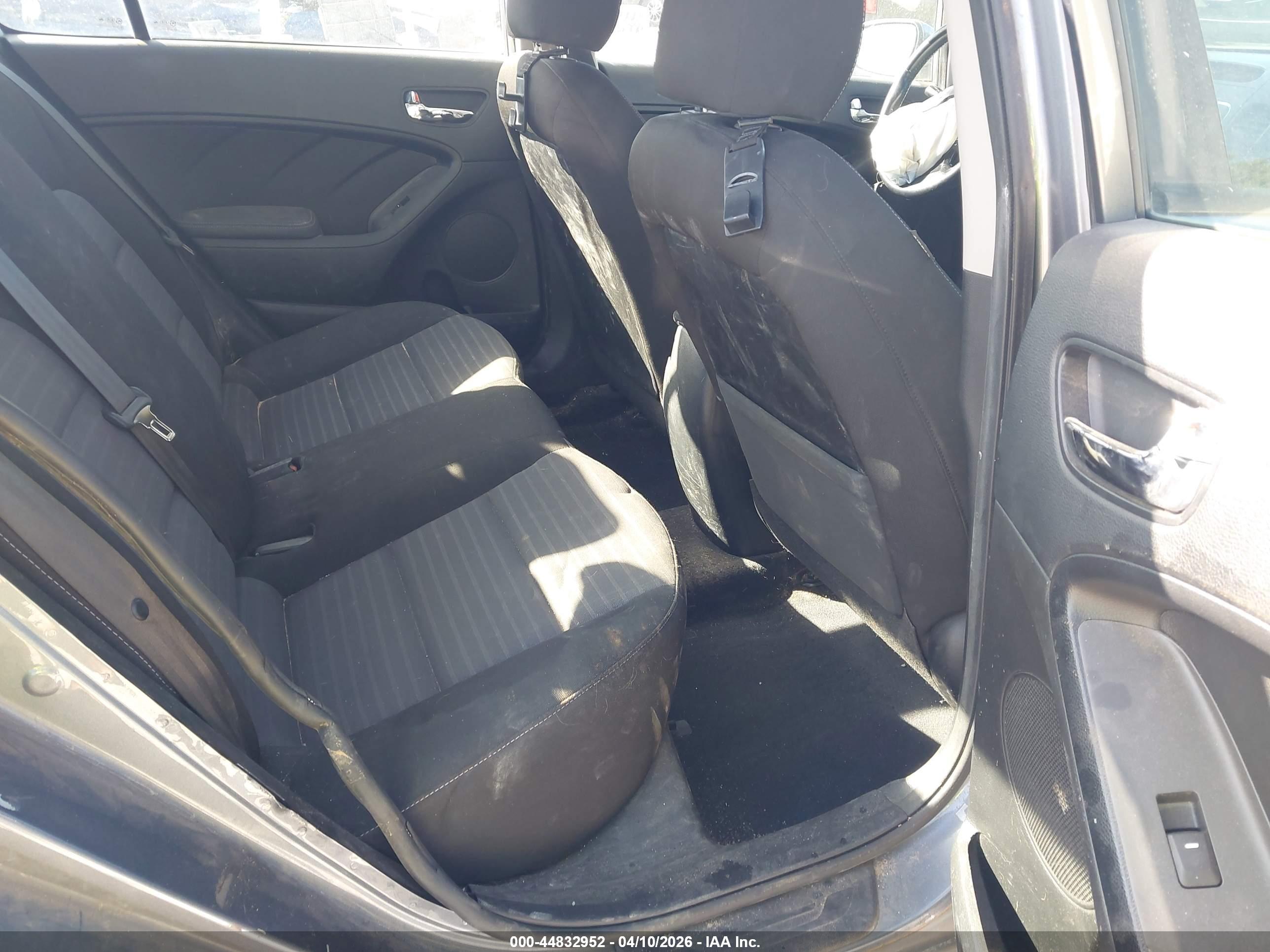 KIA FORTE image 8