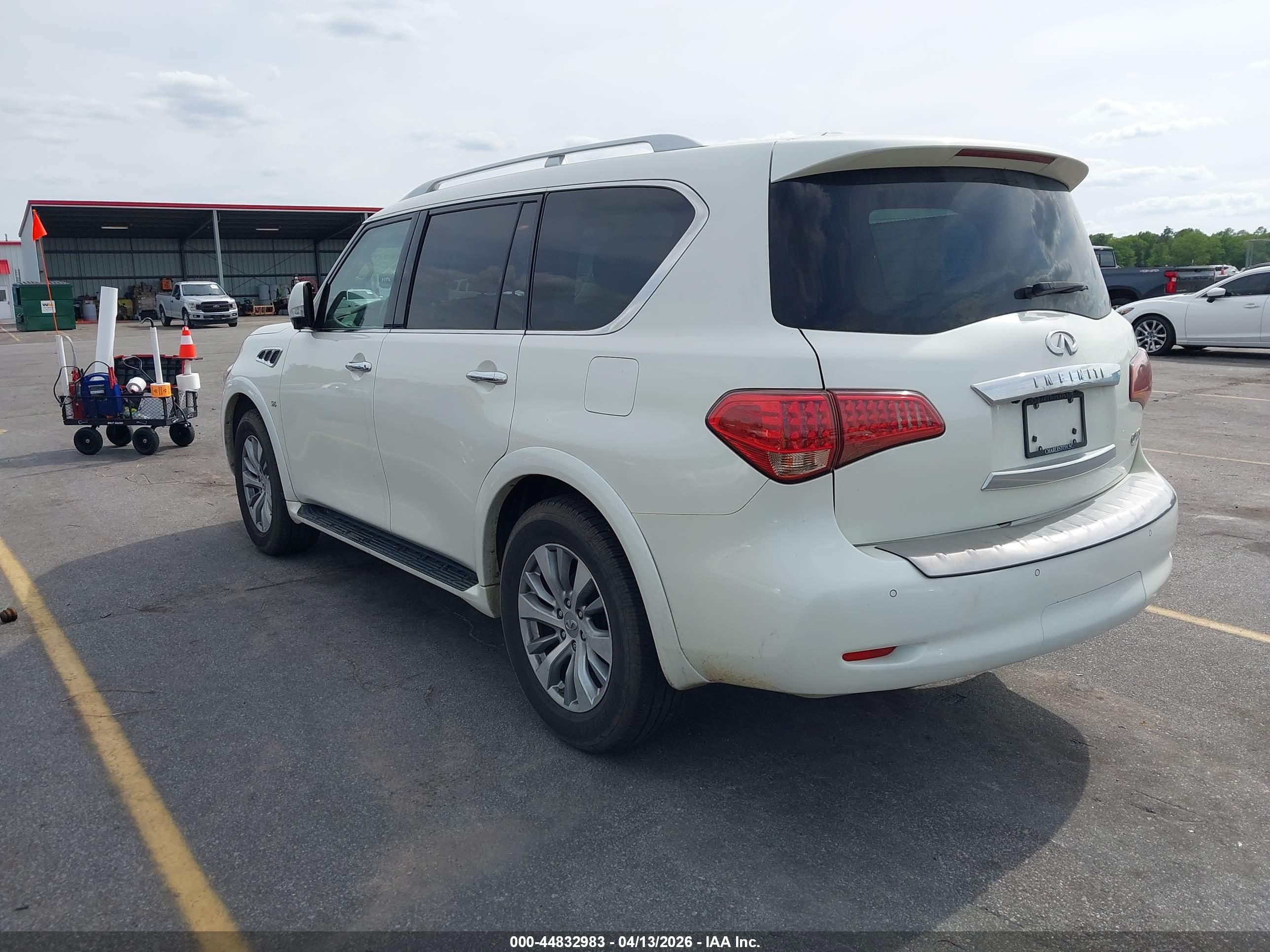 INFINITI QX80 image 3