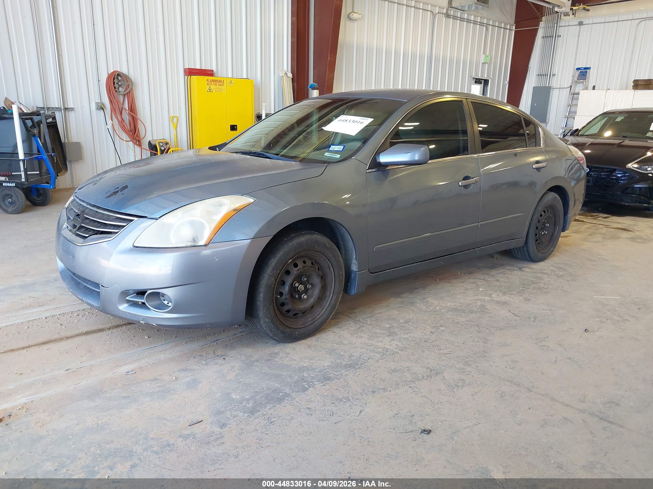 NISSAN ALTIMA image 2