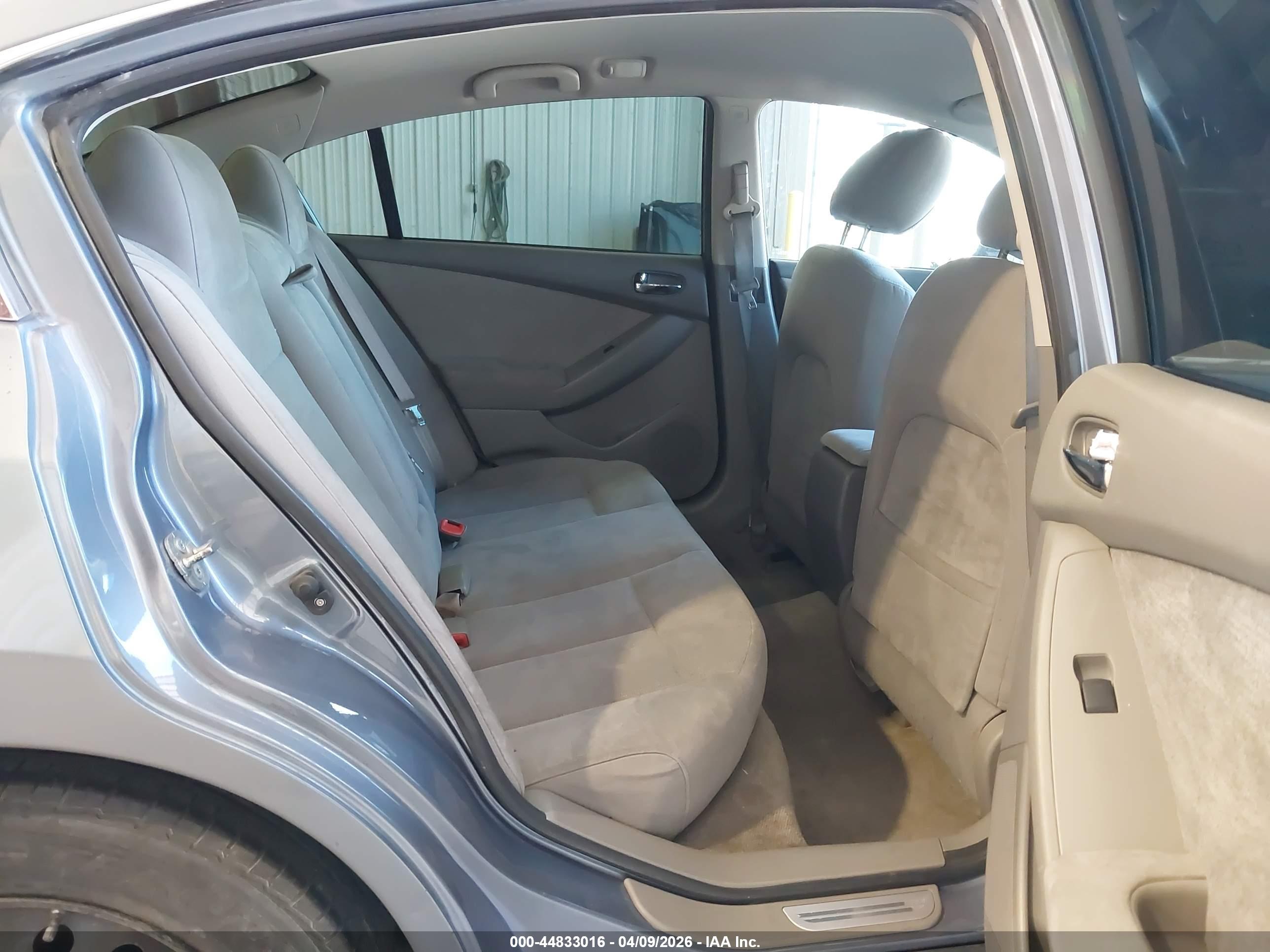 NISSAN ALTIMA image 8