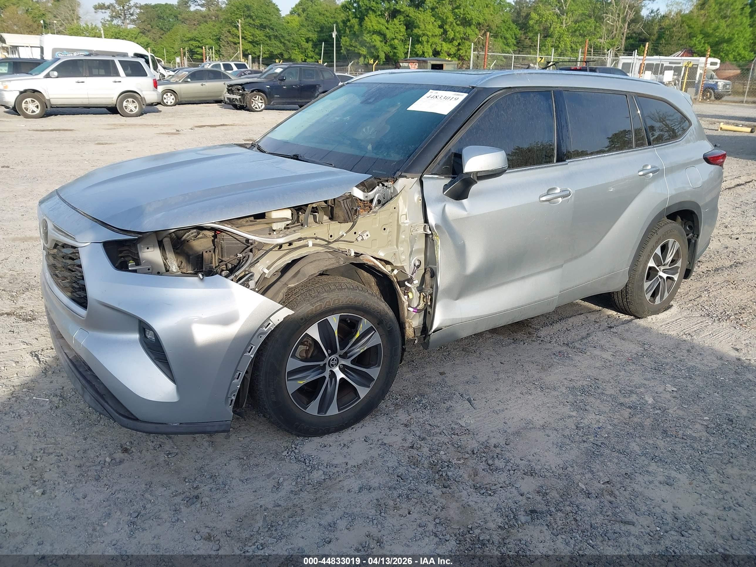 TOYOTA HIGHLANDER image 2