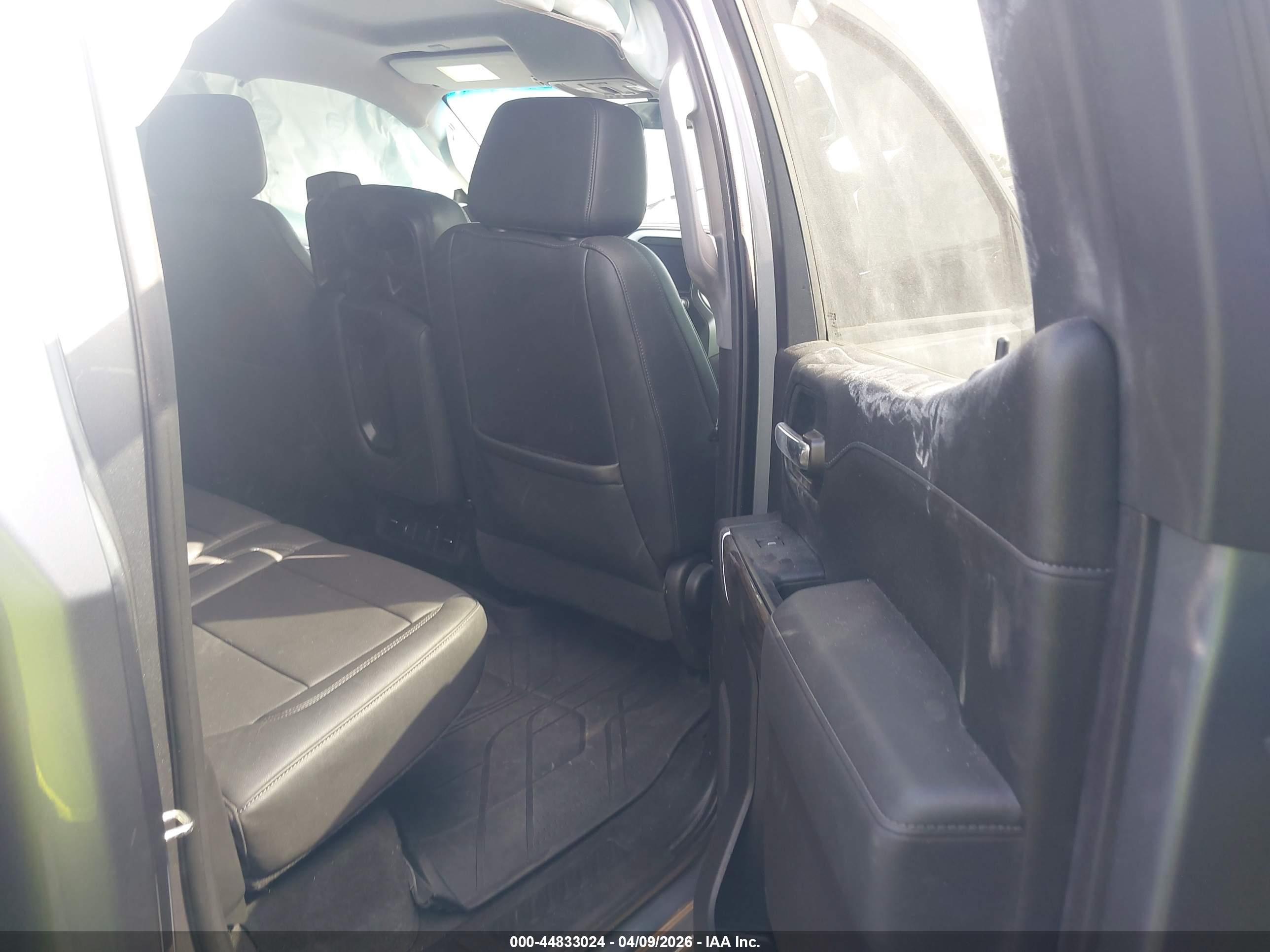 CHEVROLET SILVERADO image 8