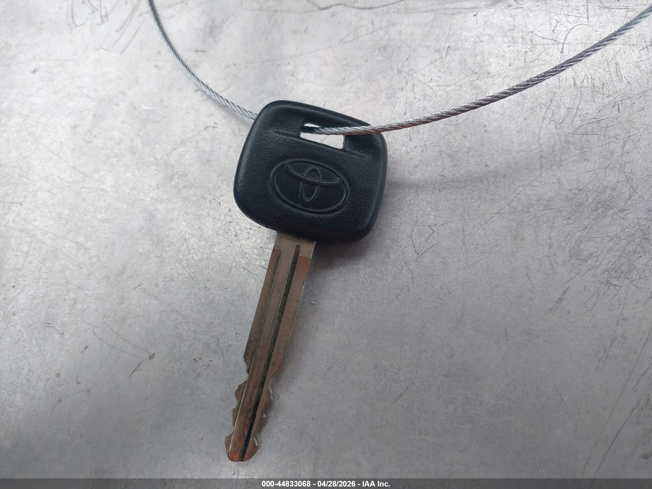 TOYOTA YARIS image 11