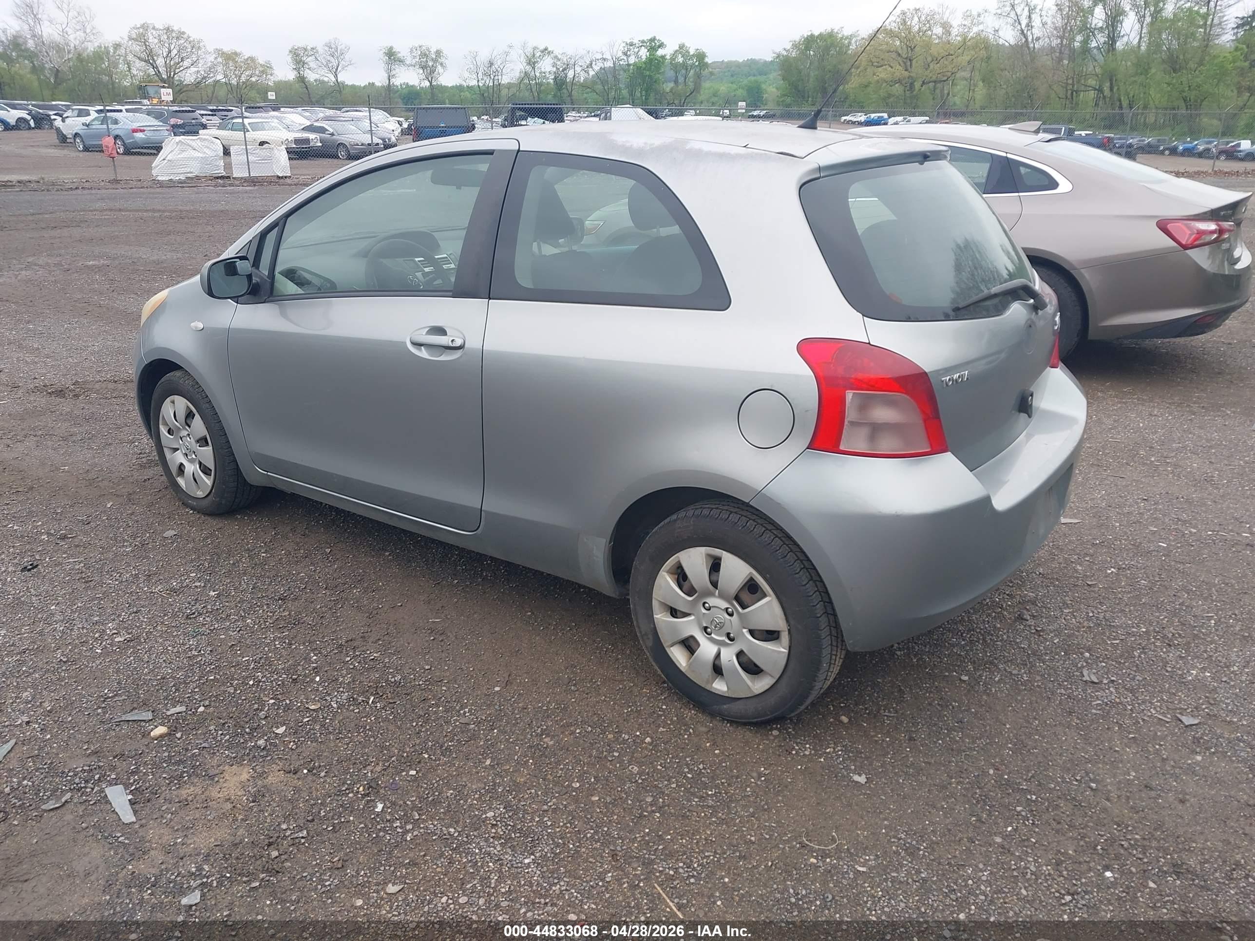 TOYOTA YARIS image 3