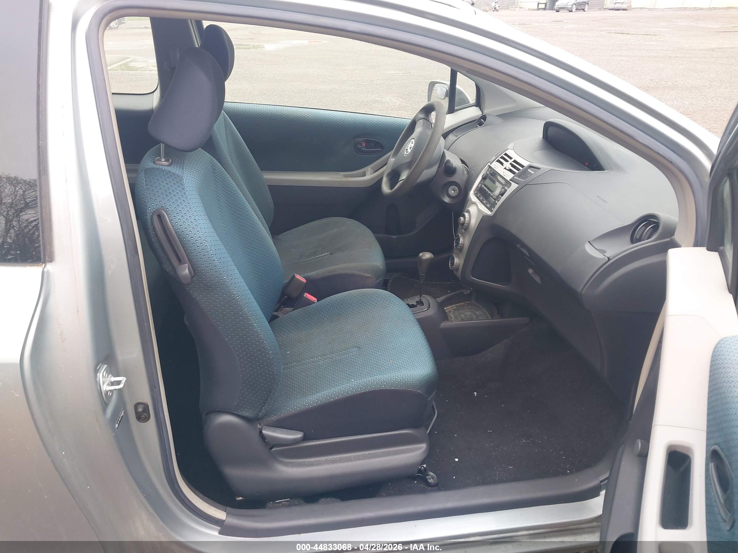 TOYOTA YARIS image 5