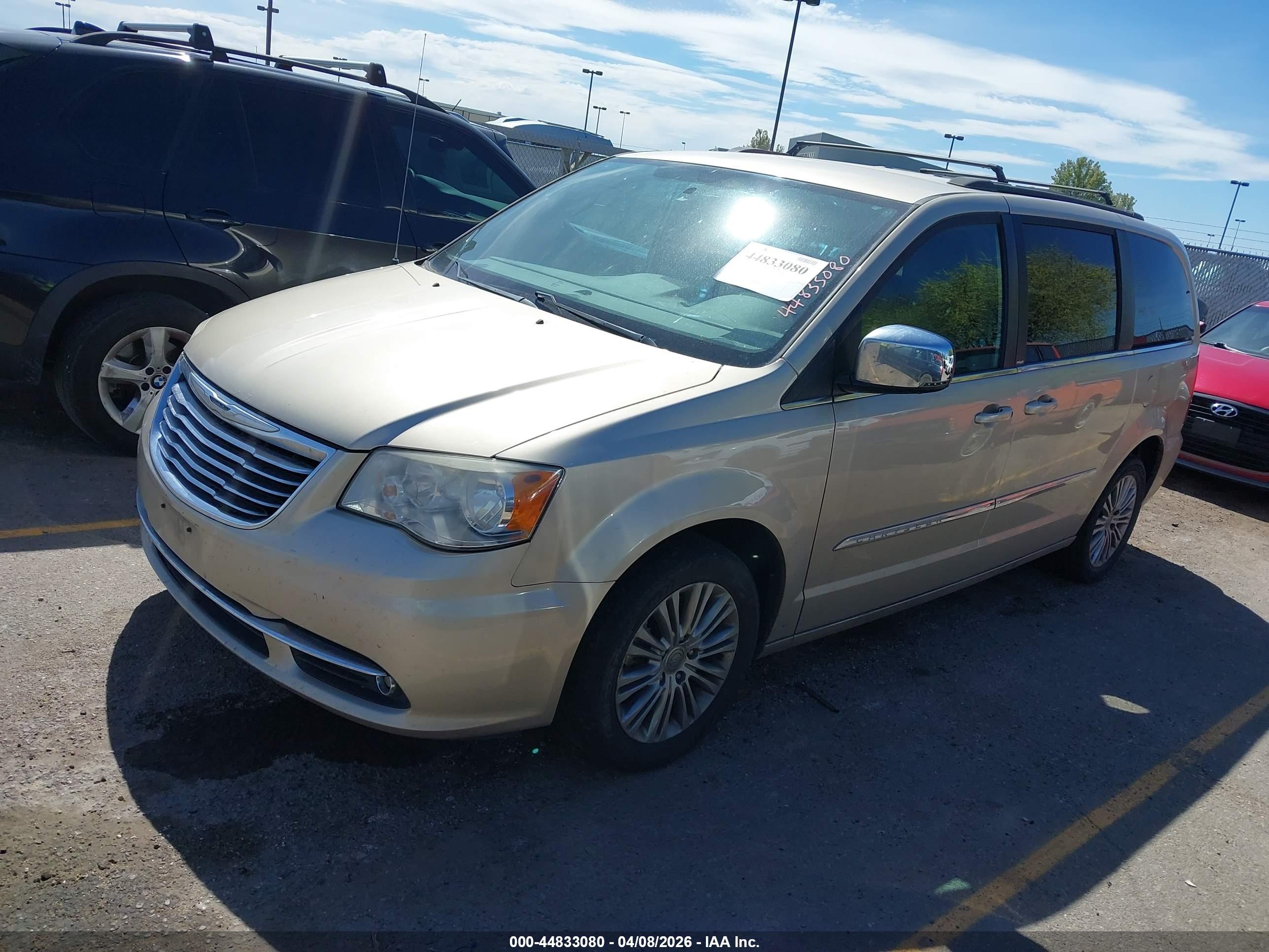 CHRYSLER TOWN image 2