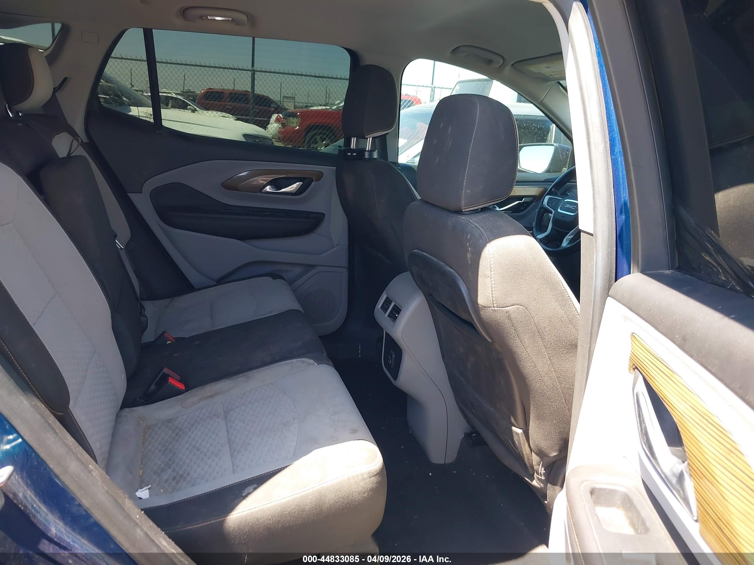 GMC TERRAIN image 8