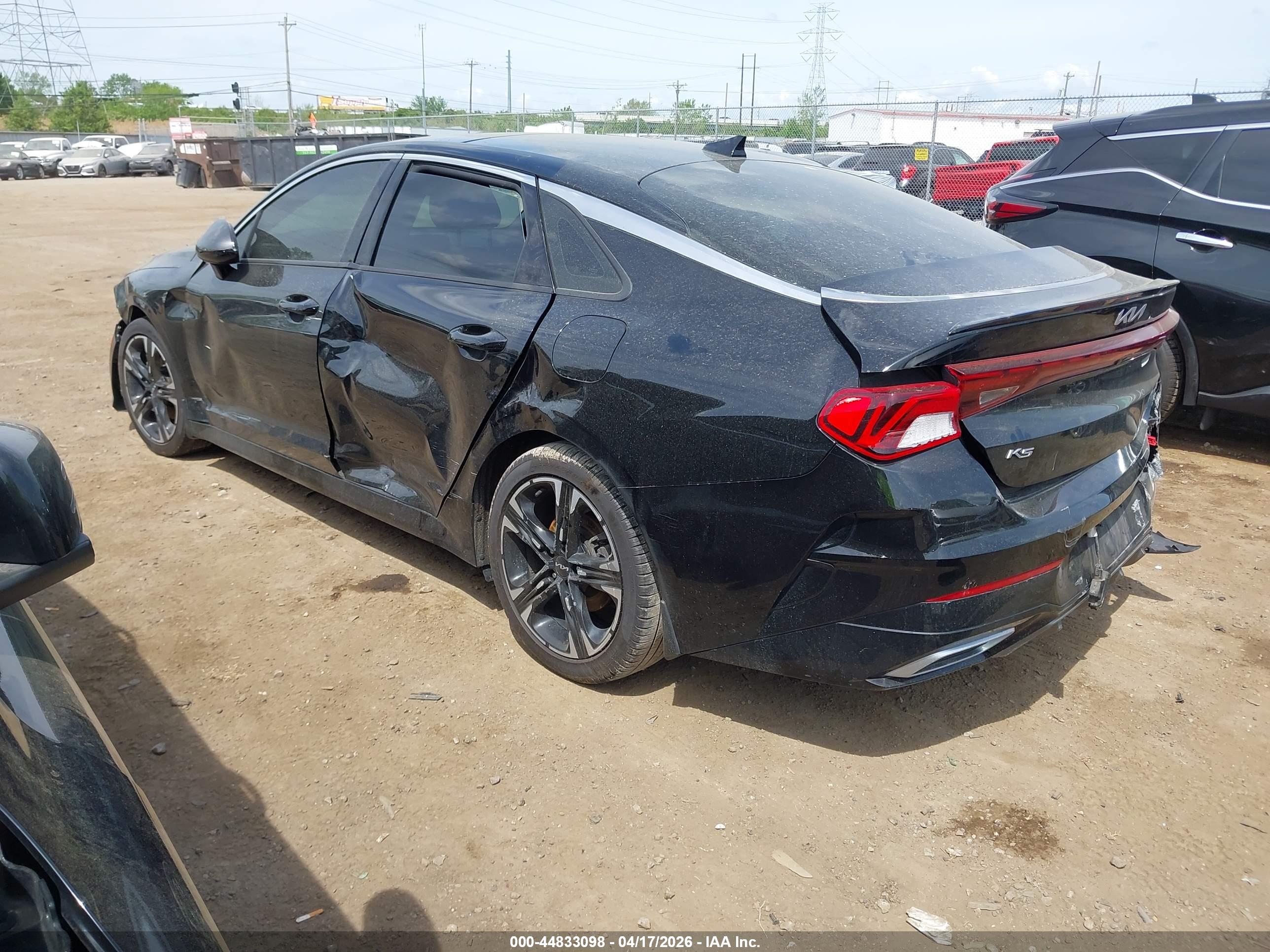 KIA K5 image 3