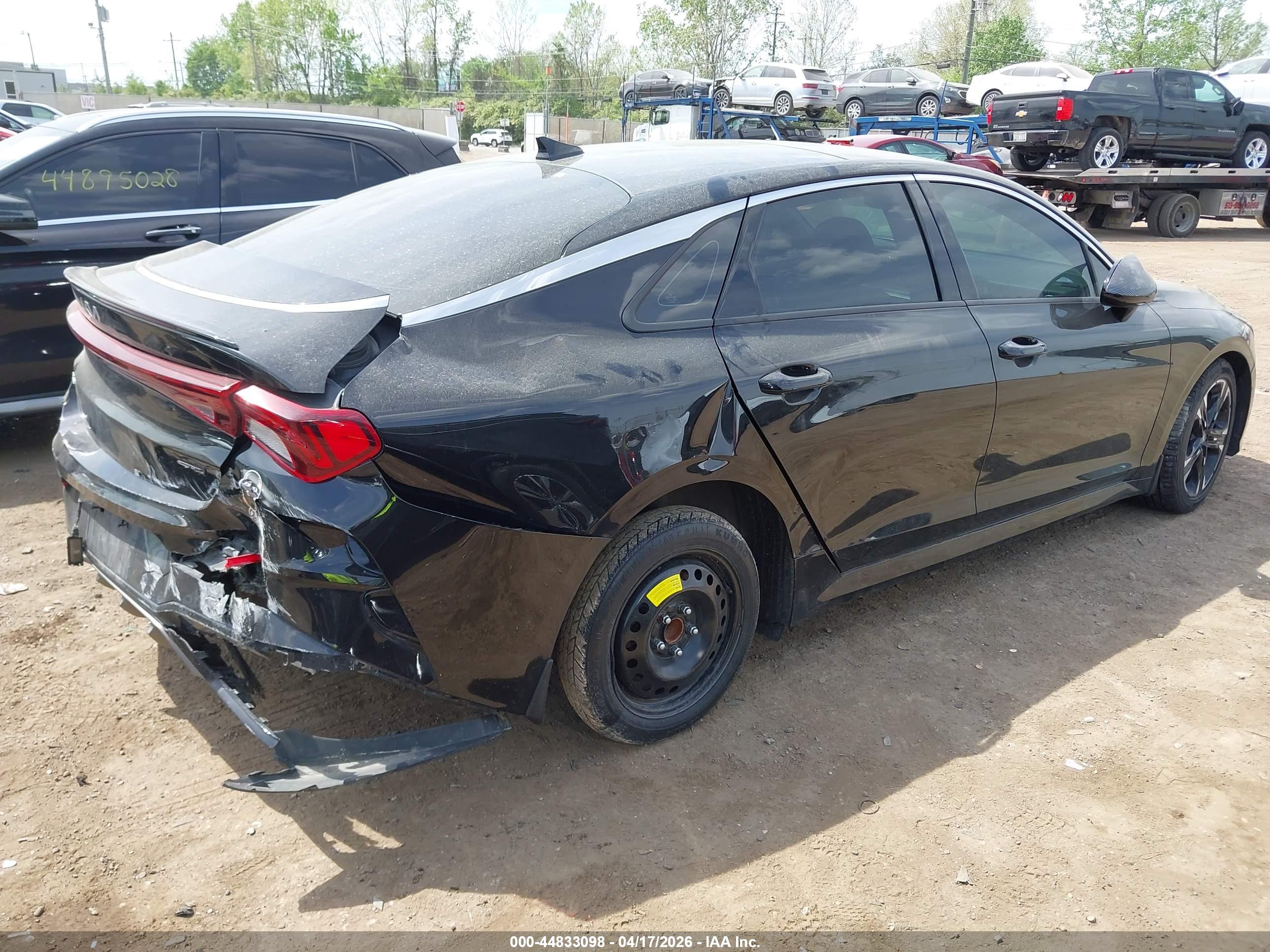 KIA K5 image 4