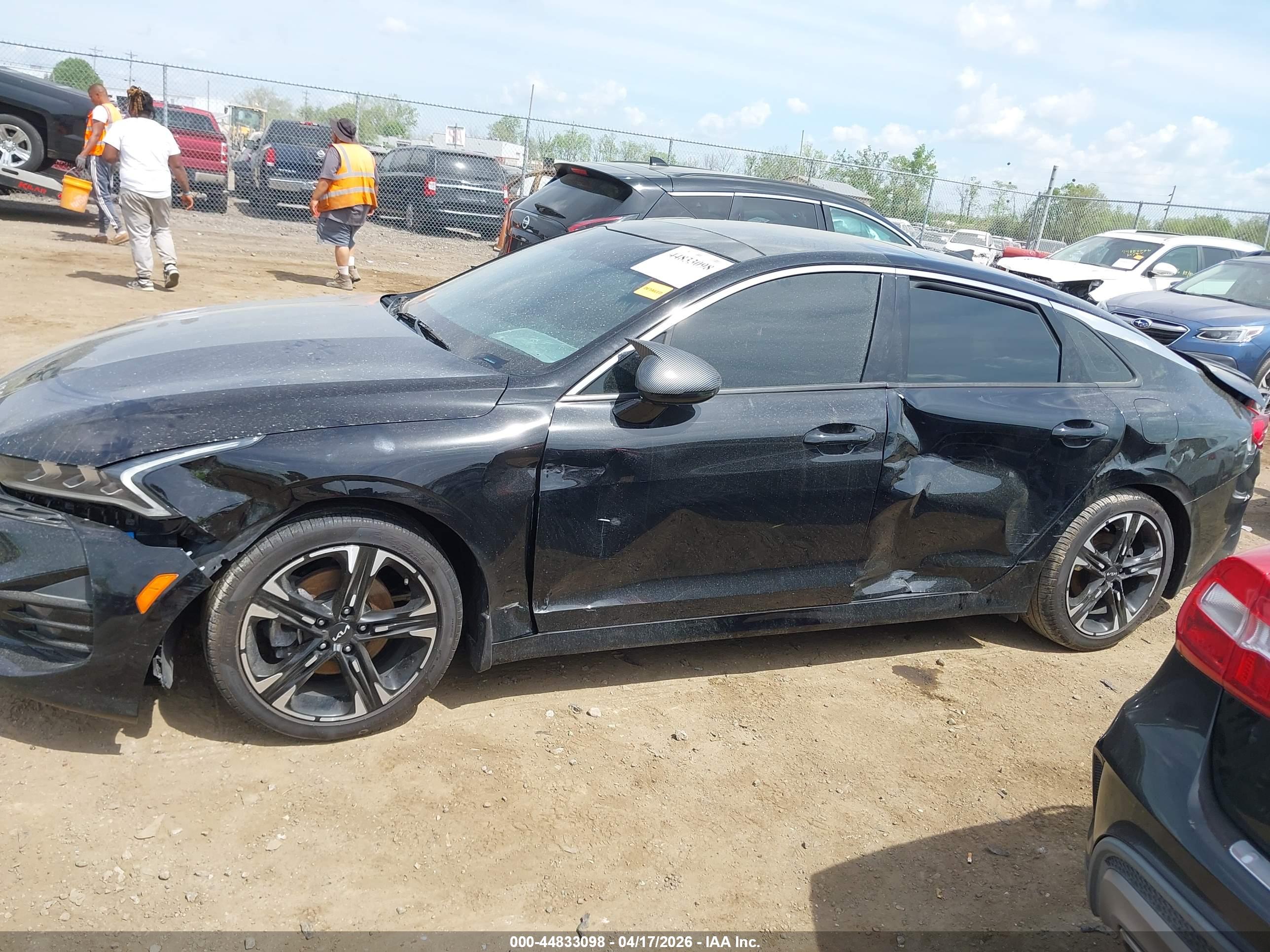 KIA K5 image 6