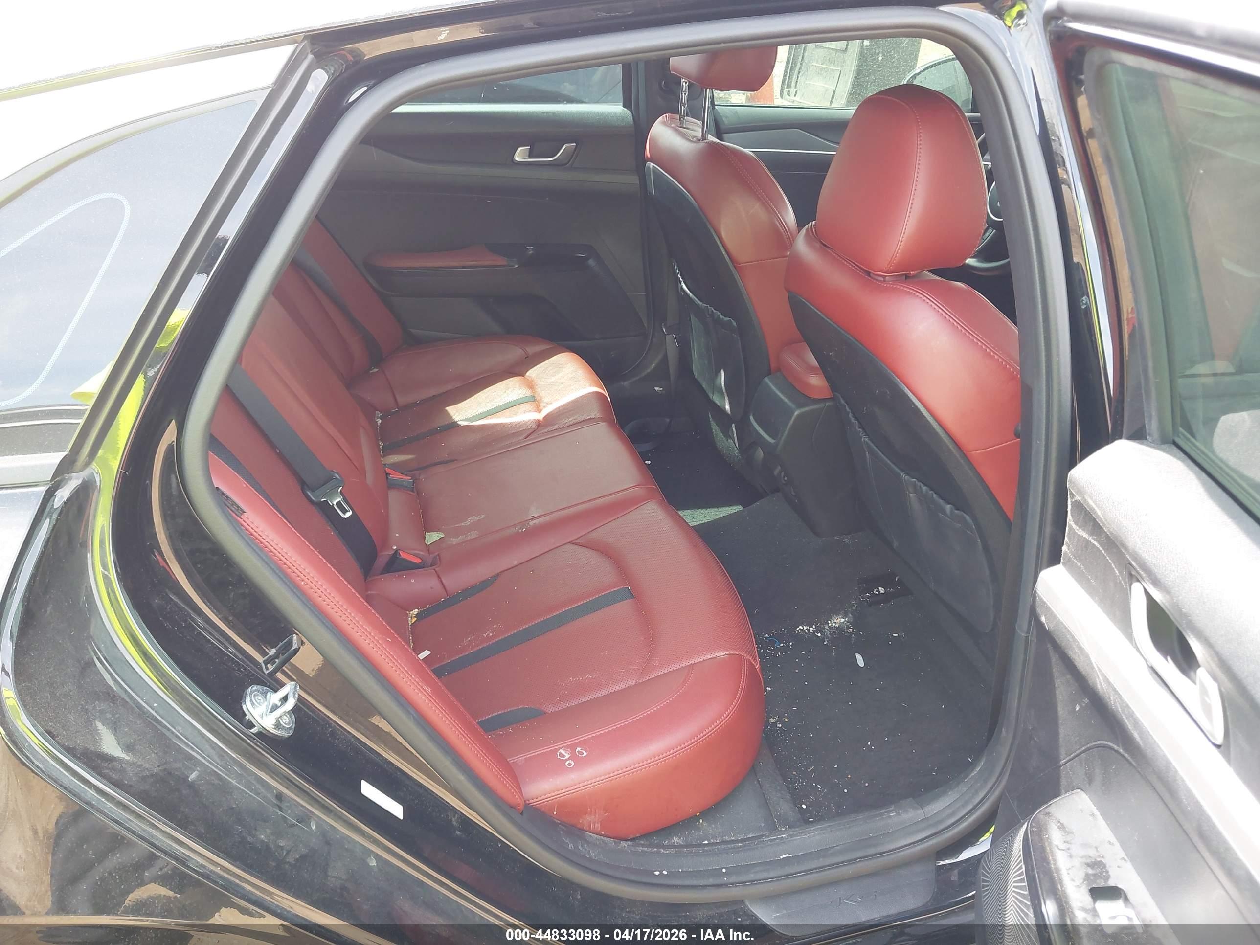 KIA K5 image 8