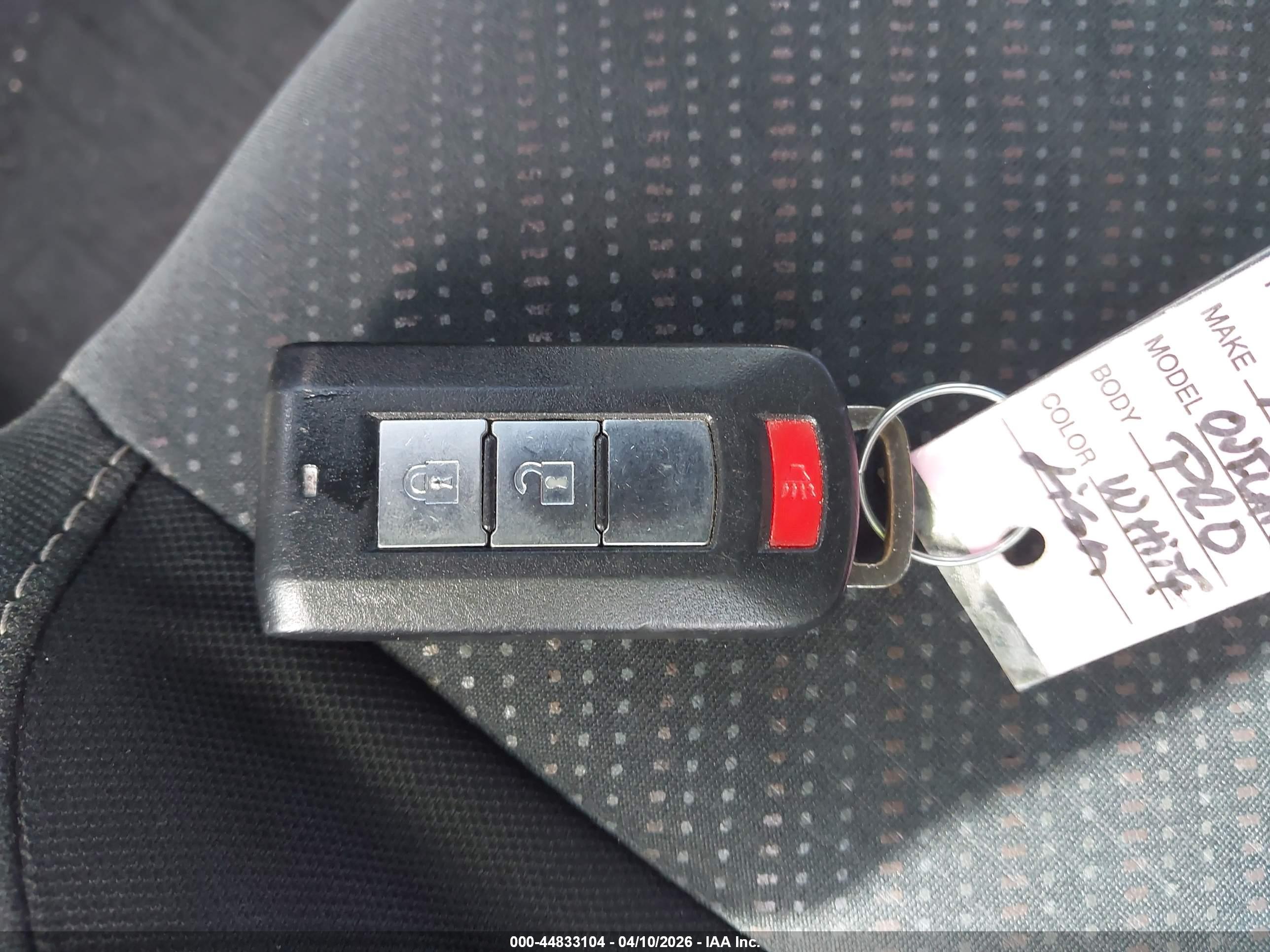 MITSUBISHI OUTLANDER image 11
