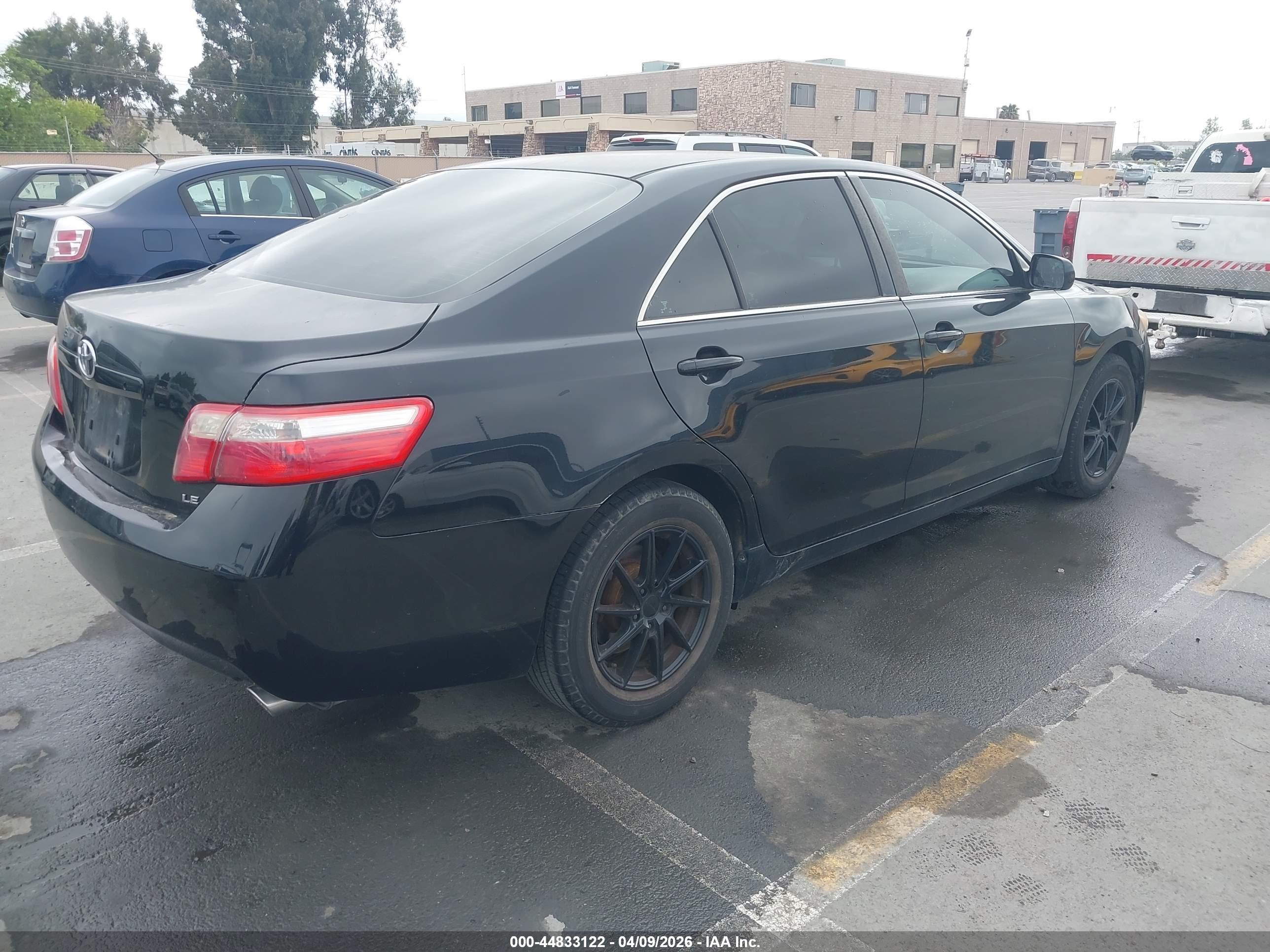 TOYOTA CAMRY image 4
