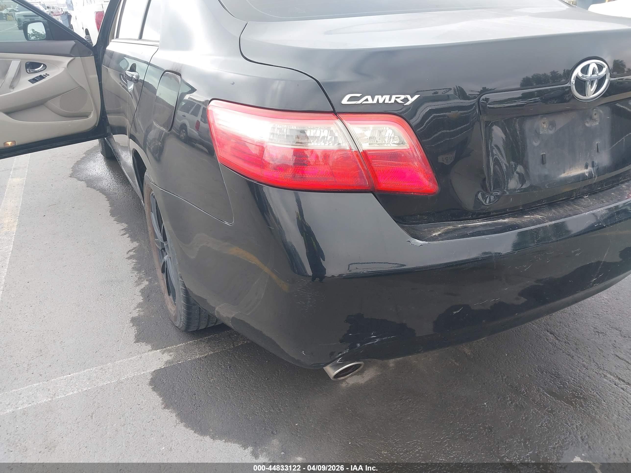 TOYOTA CAMRY image 6