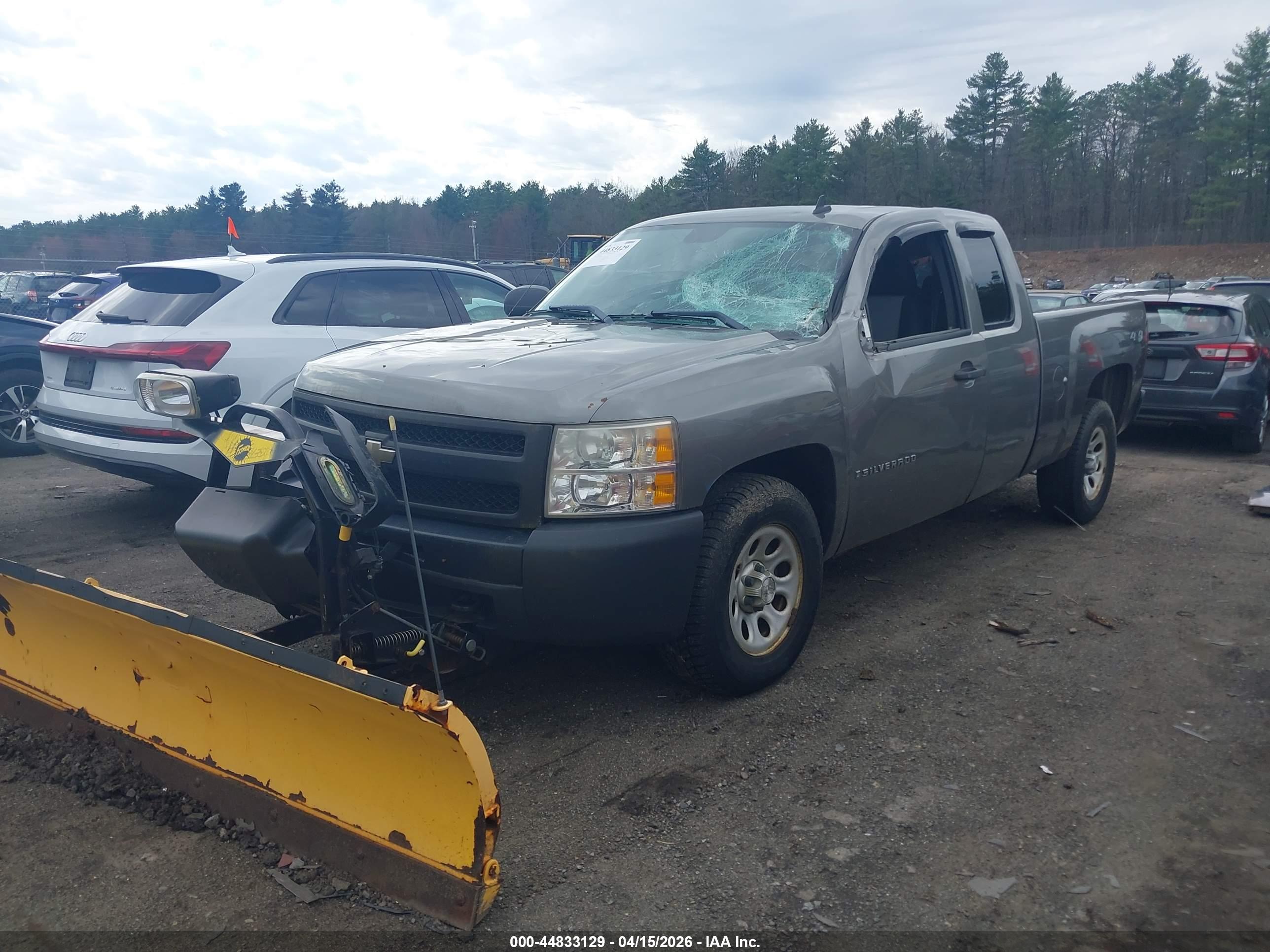CHEVROLET SILVERADO image 2