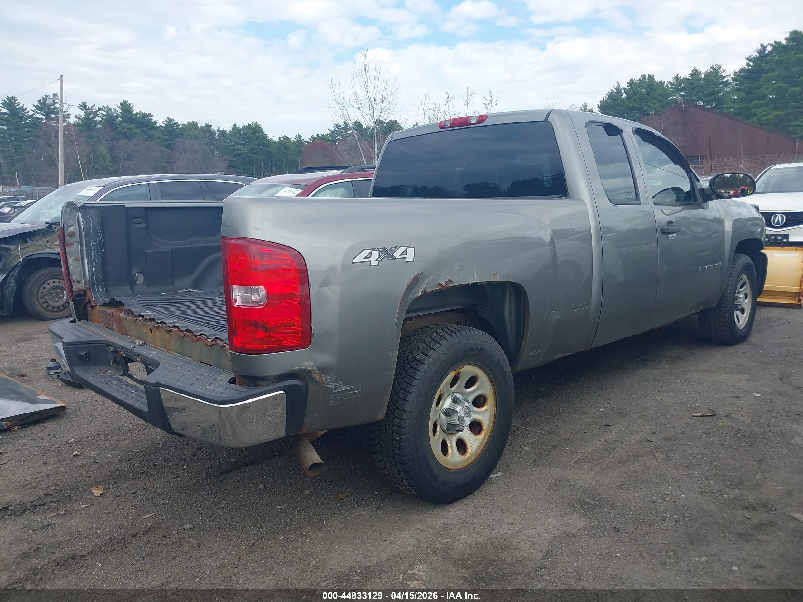 CHEVROLET SILVERADO image 4