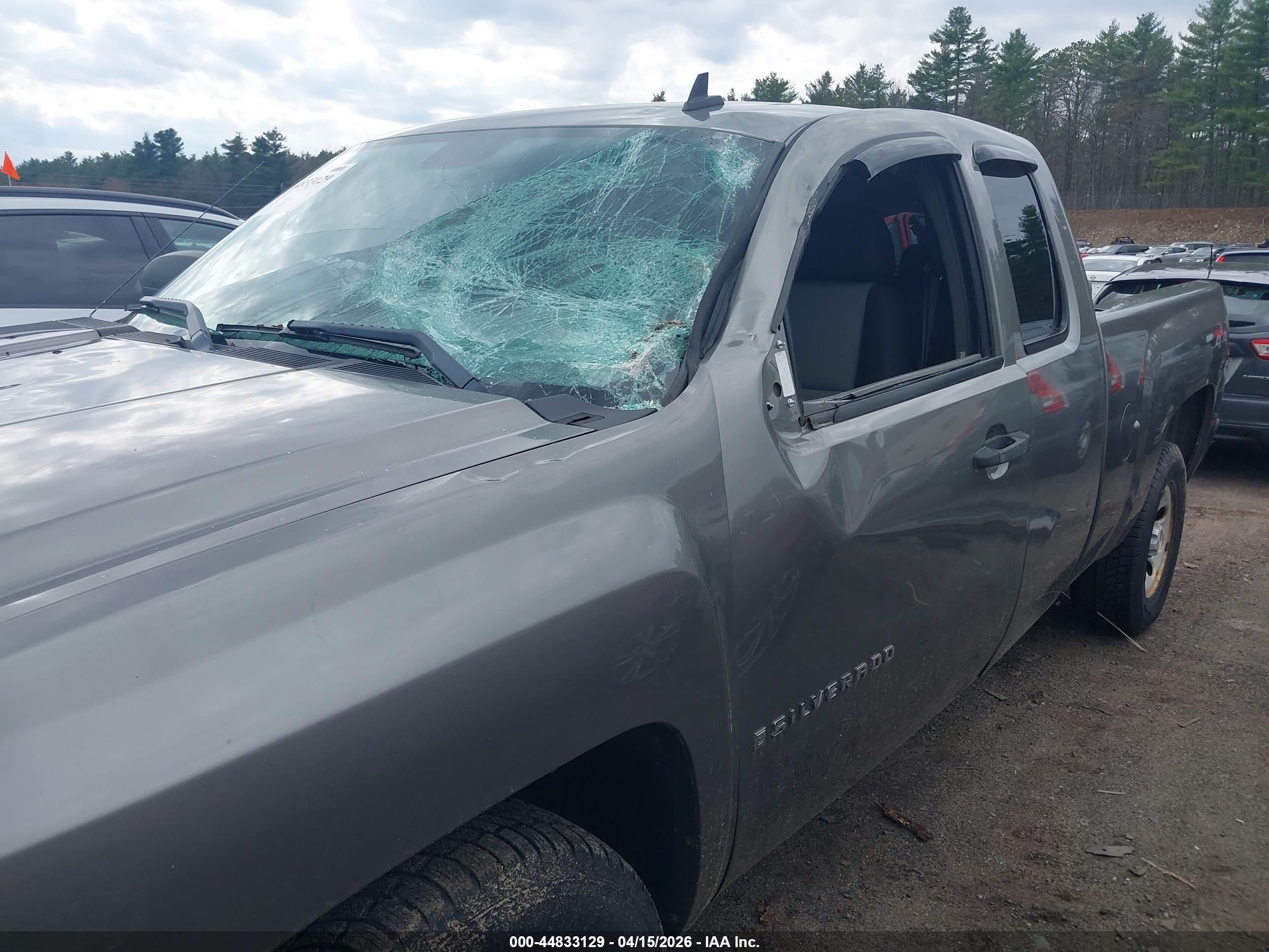 CHEVROLET SILVERADO image 6