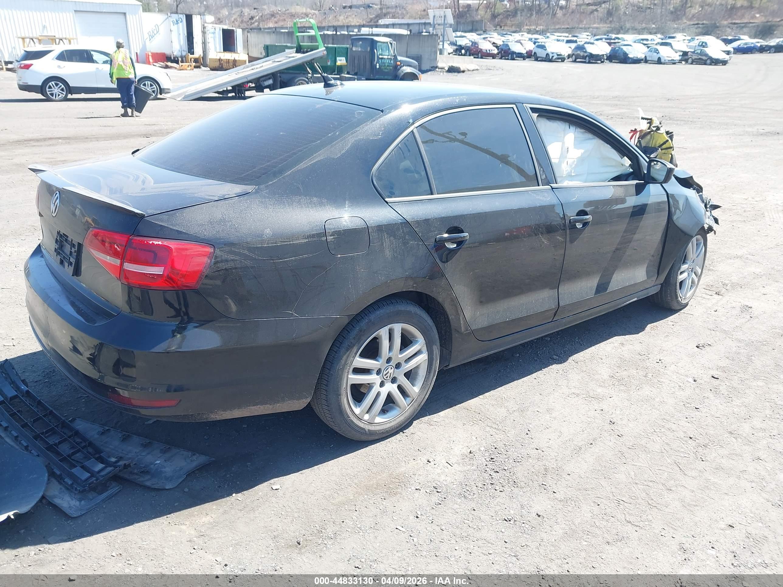 VOLKSWAGEN JETTA image 4
