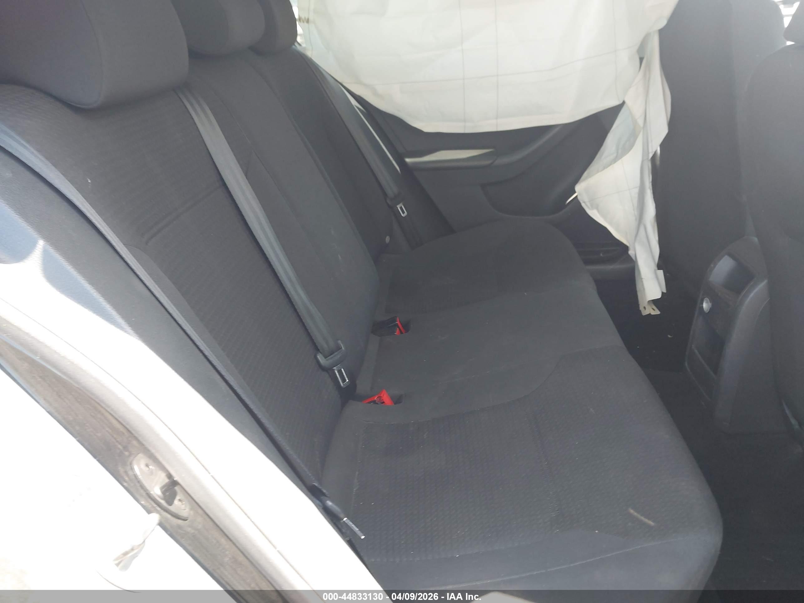 VOLKSWAGEN JETTA image 8