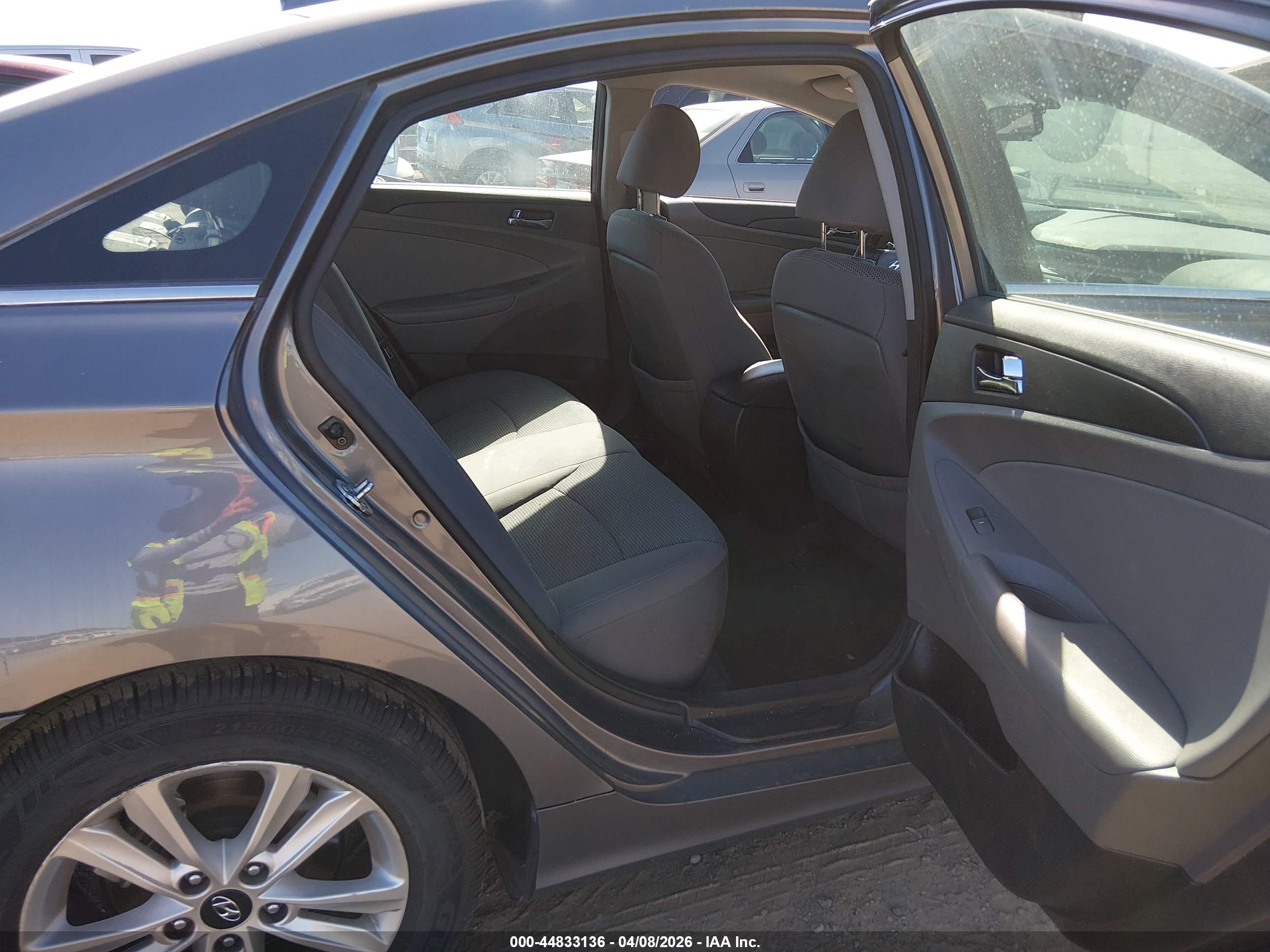 HYUNDAI SONATA image 8