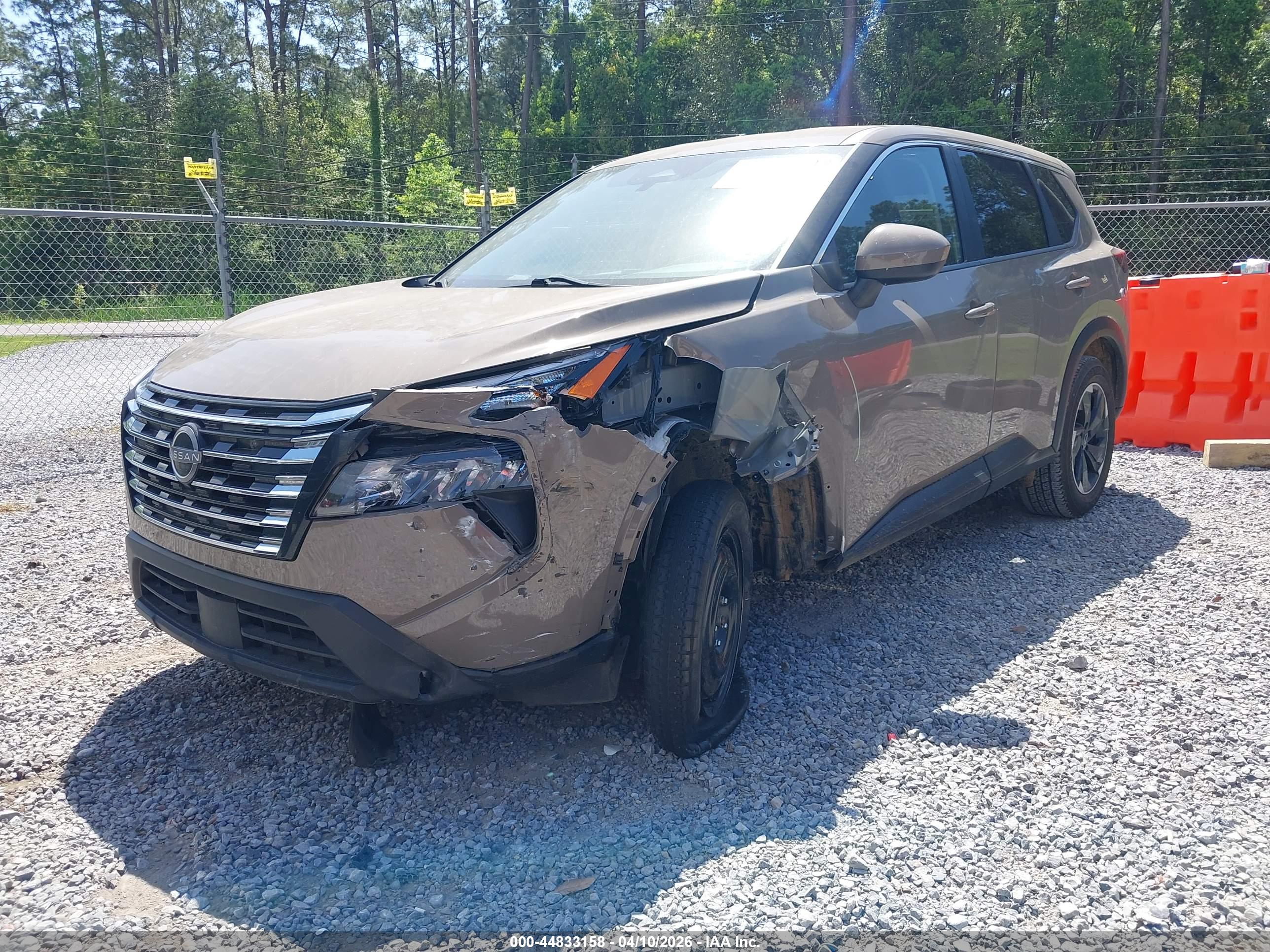 NISSAN ROGUE image 2