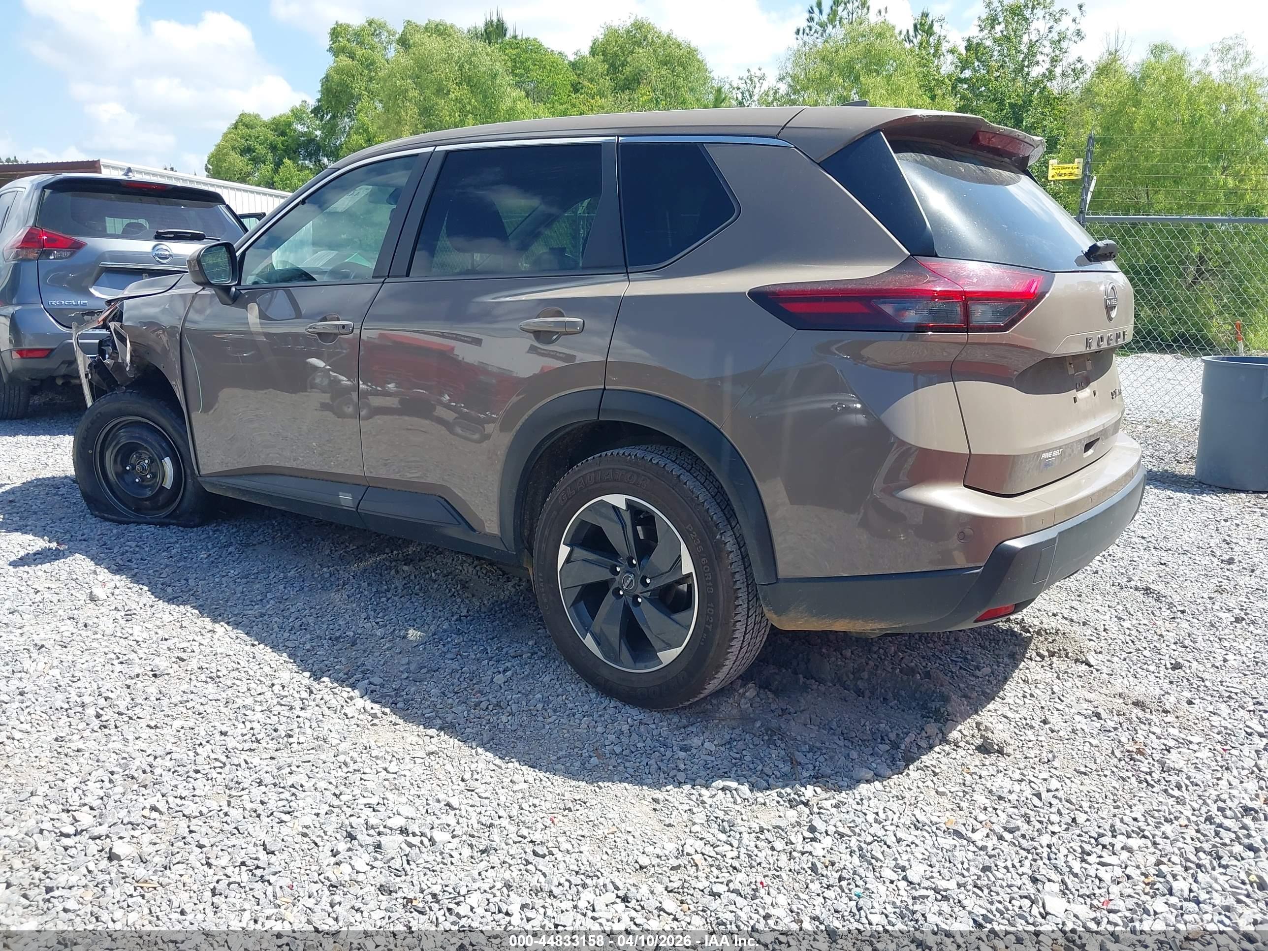 NISSAN ROGUE image 3