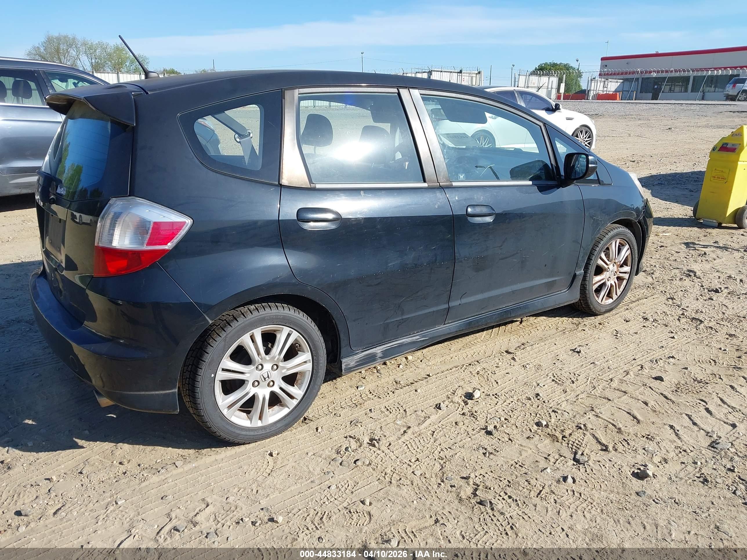 HONDA FIT image 4