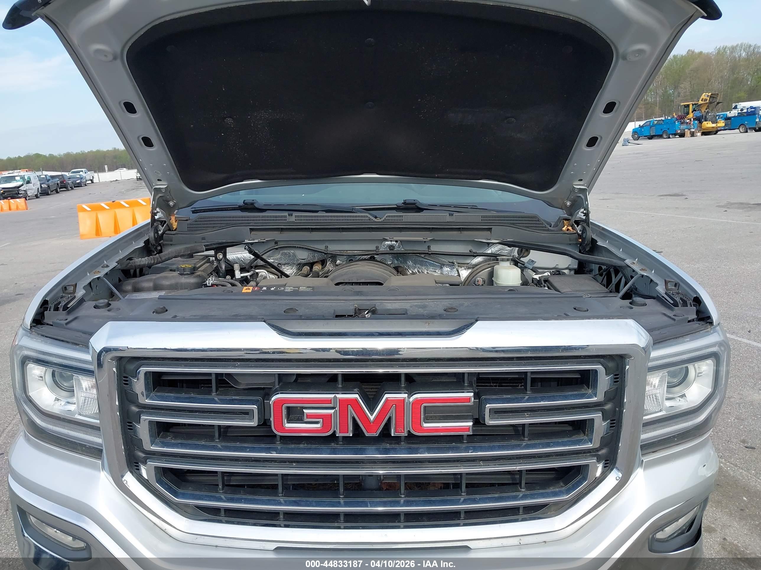 GMC SIERRA image 10