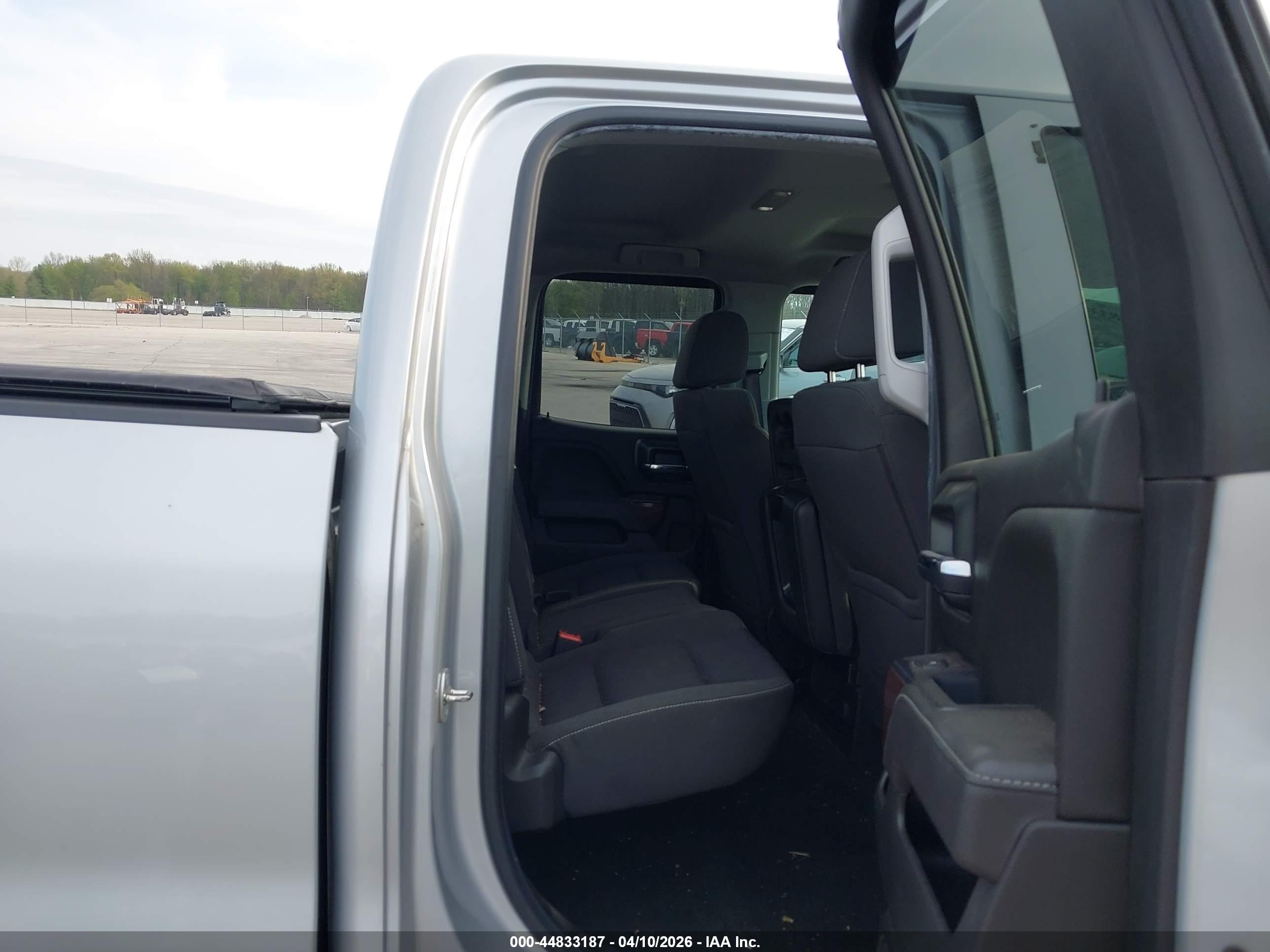 GMC SIERRA image 8