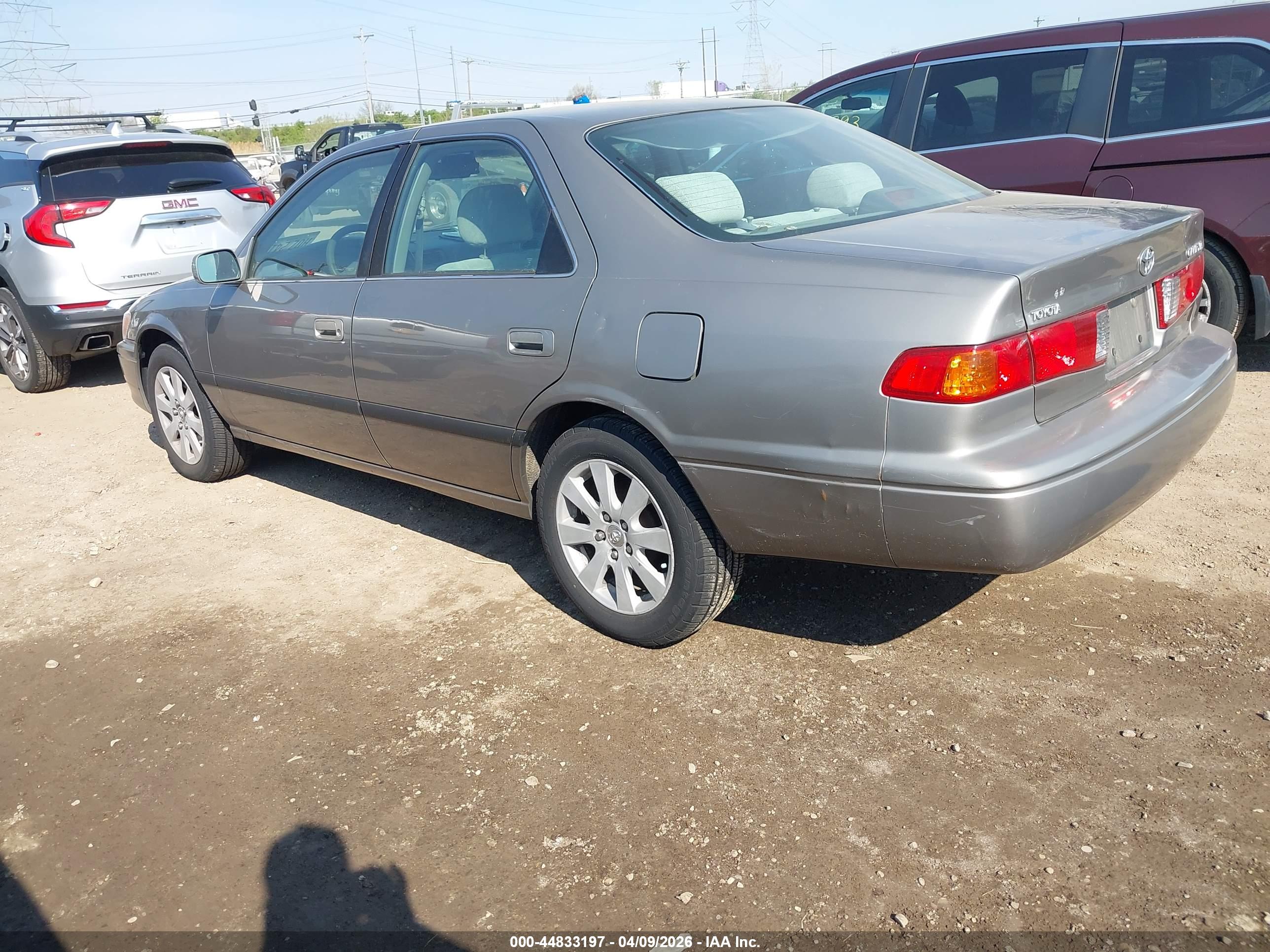 TOYOTA CAMRY image 3