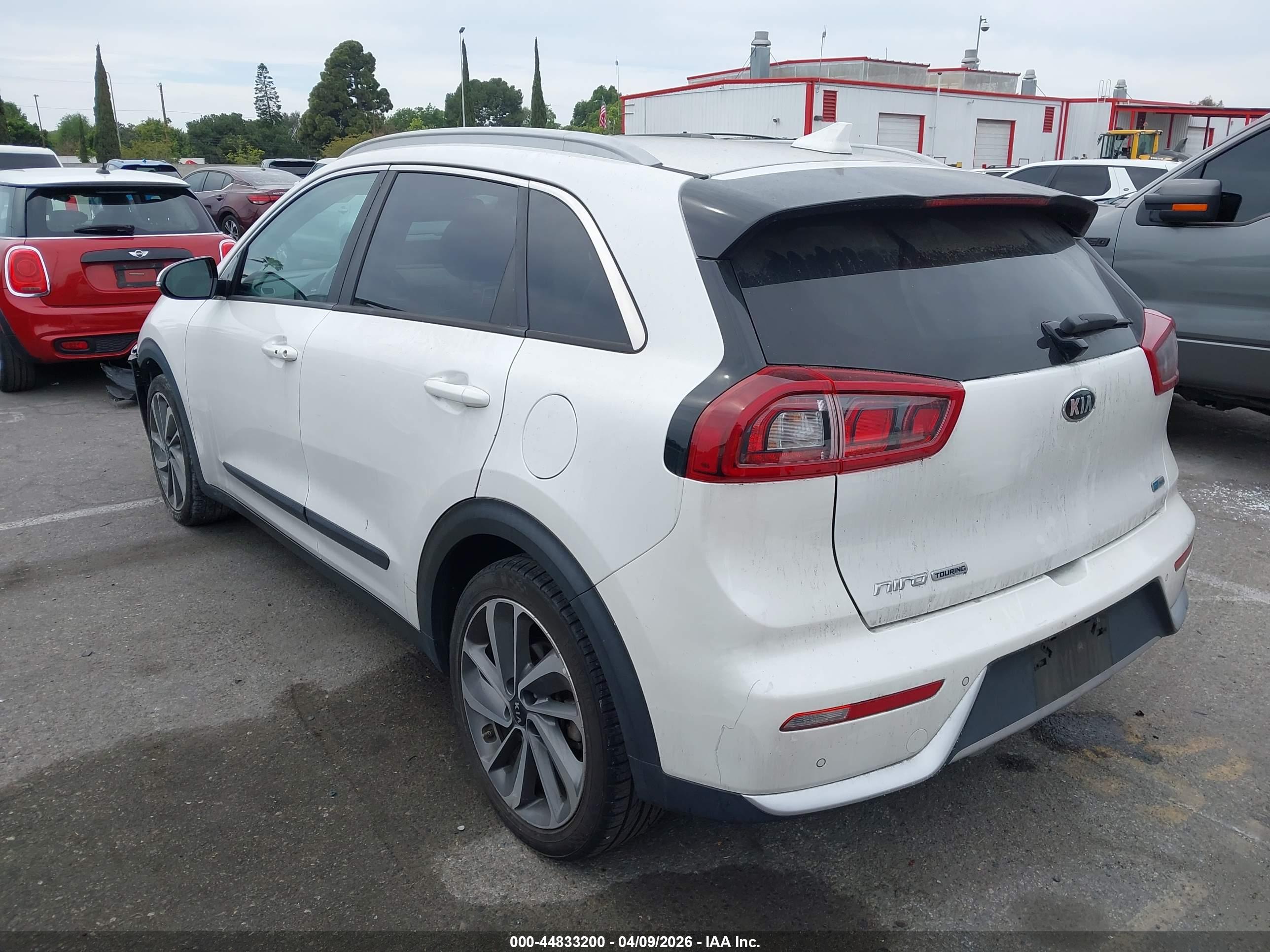 KIA NIRO image 3