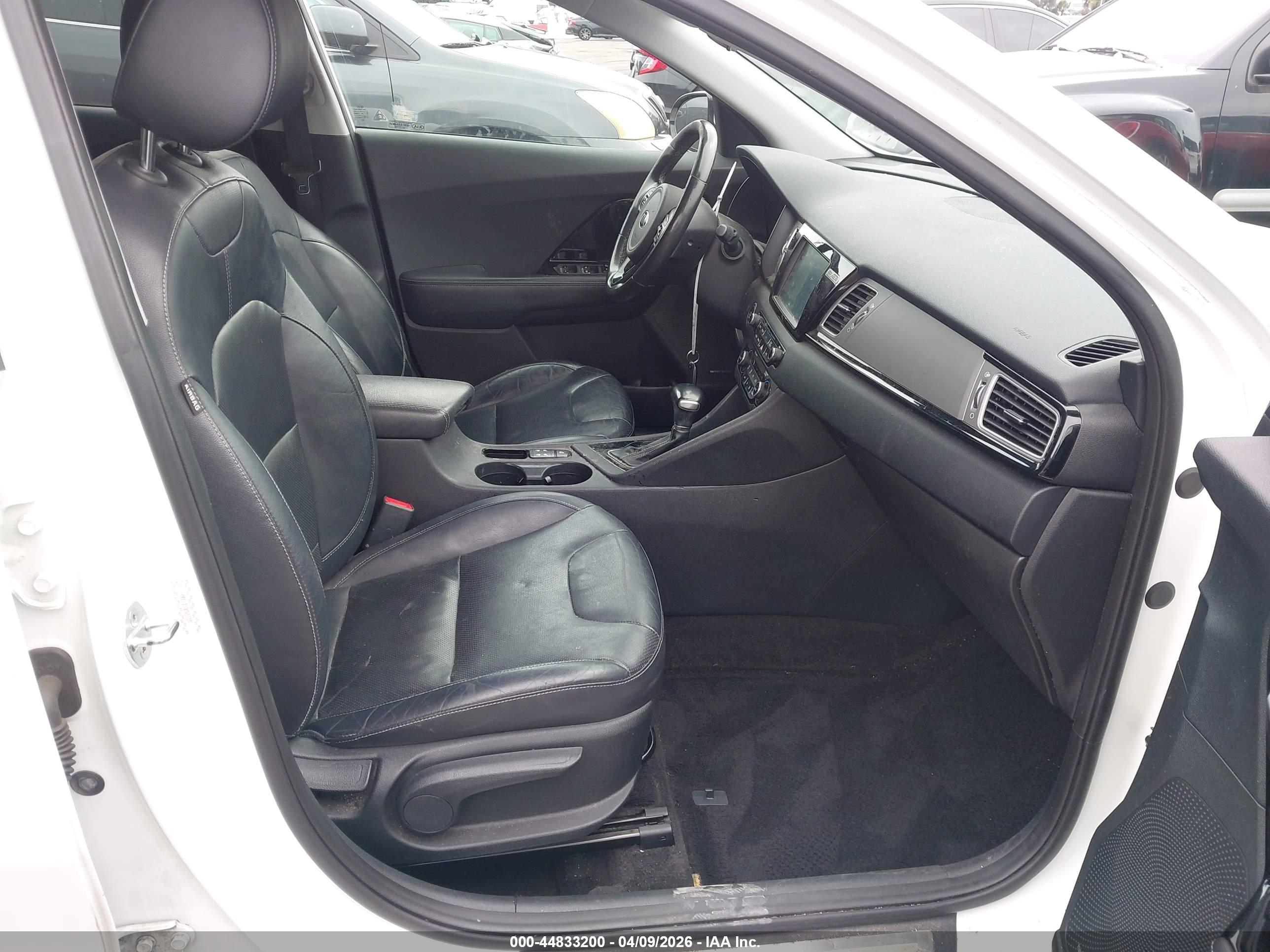 KIA NIRO image 5